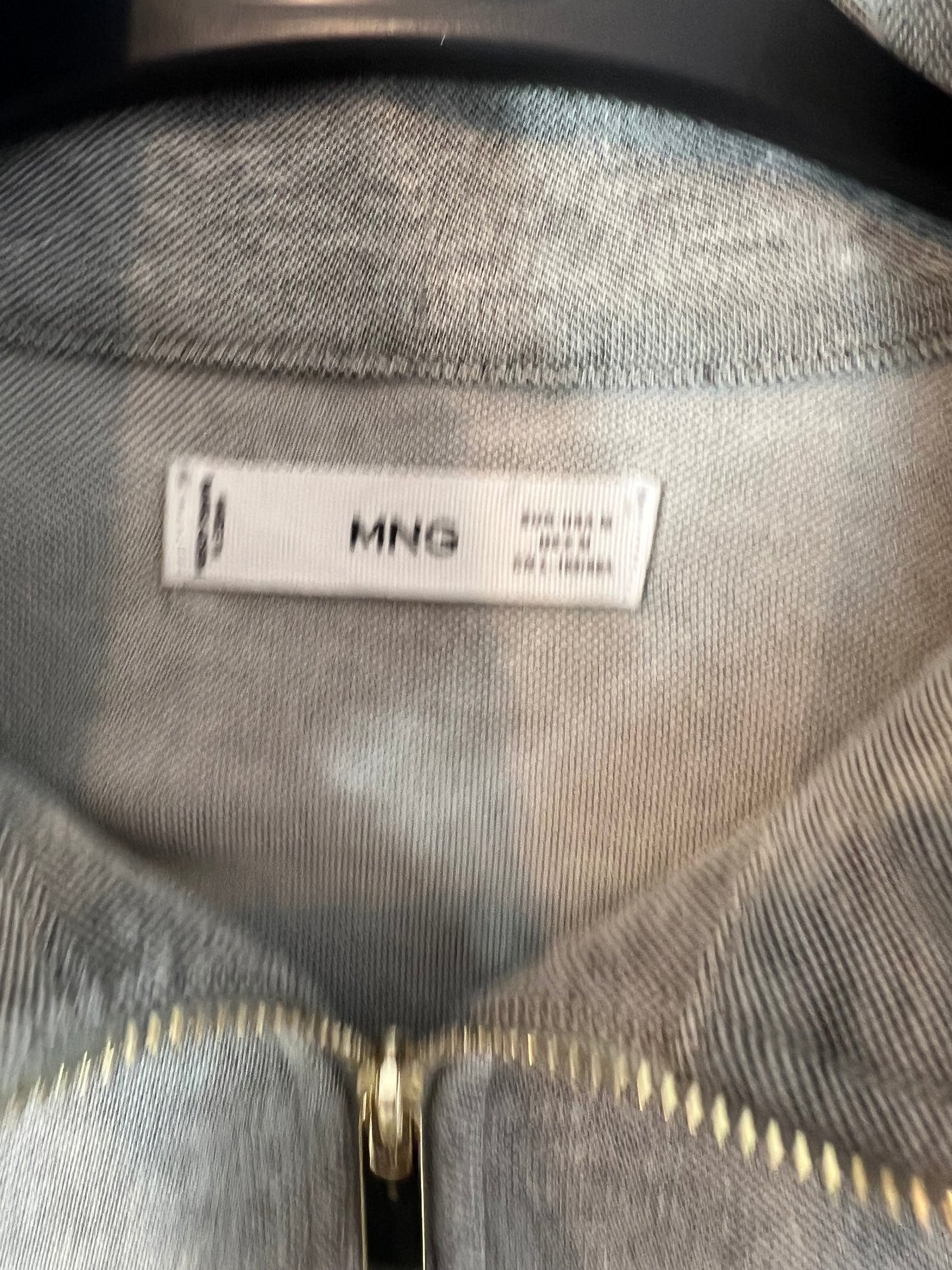 MANGO. Sudadera gris jaspeada. T M