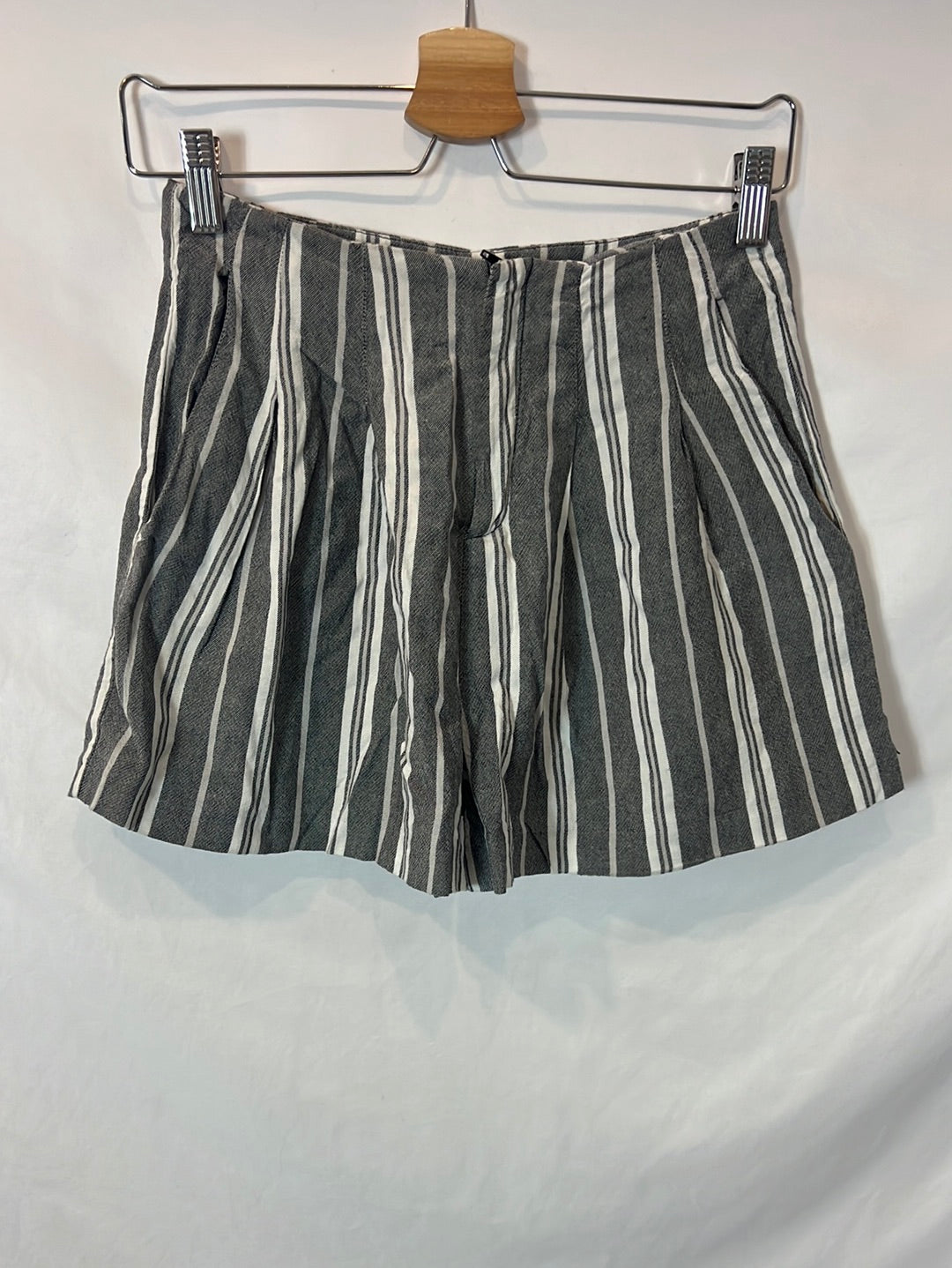 ZARA. Bermuda rayas fluida. T S