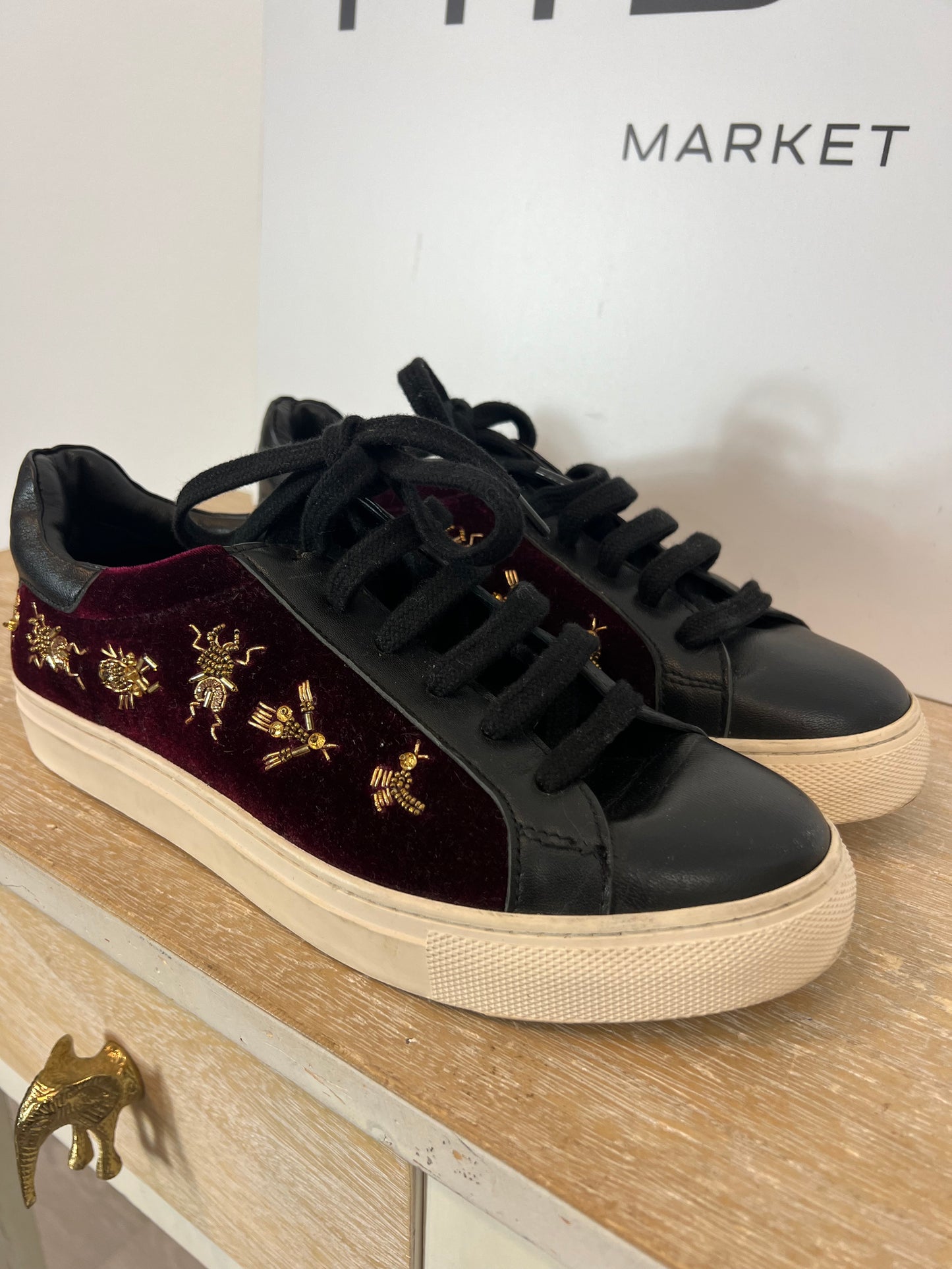 LOLA CRUZ. Zapatillas doble textura abalorios T.38