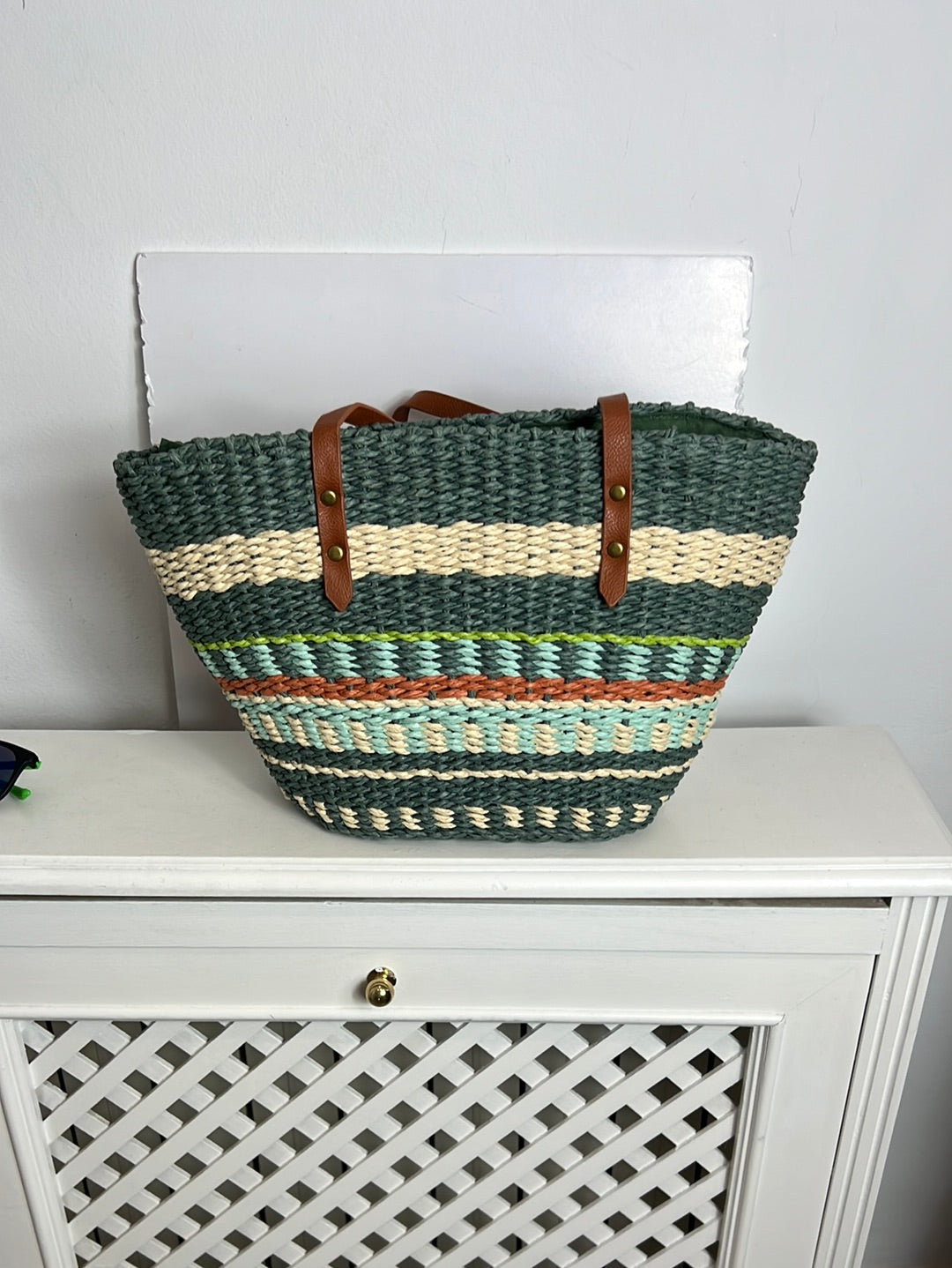 OTRAS. Cesta rafia colores