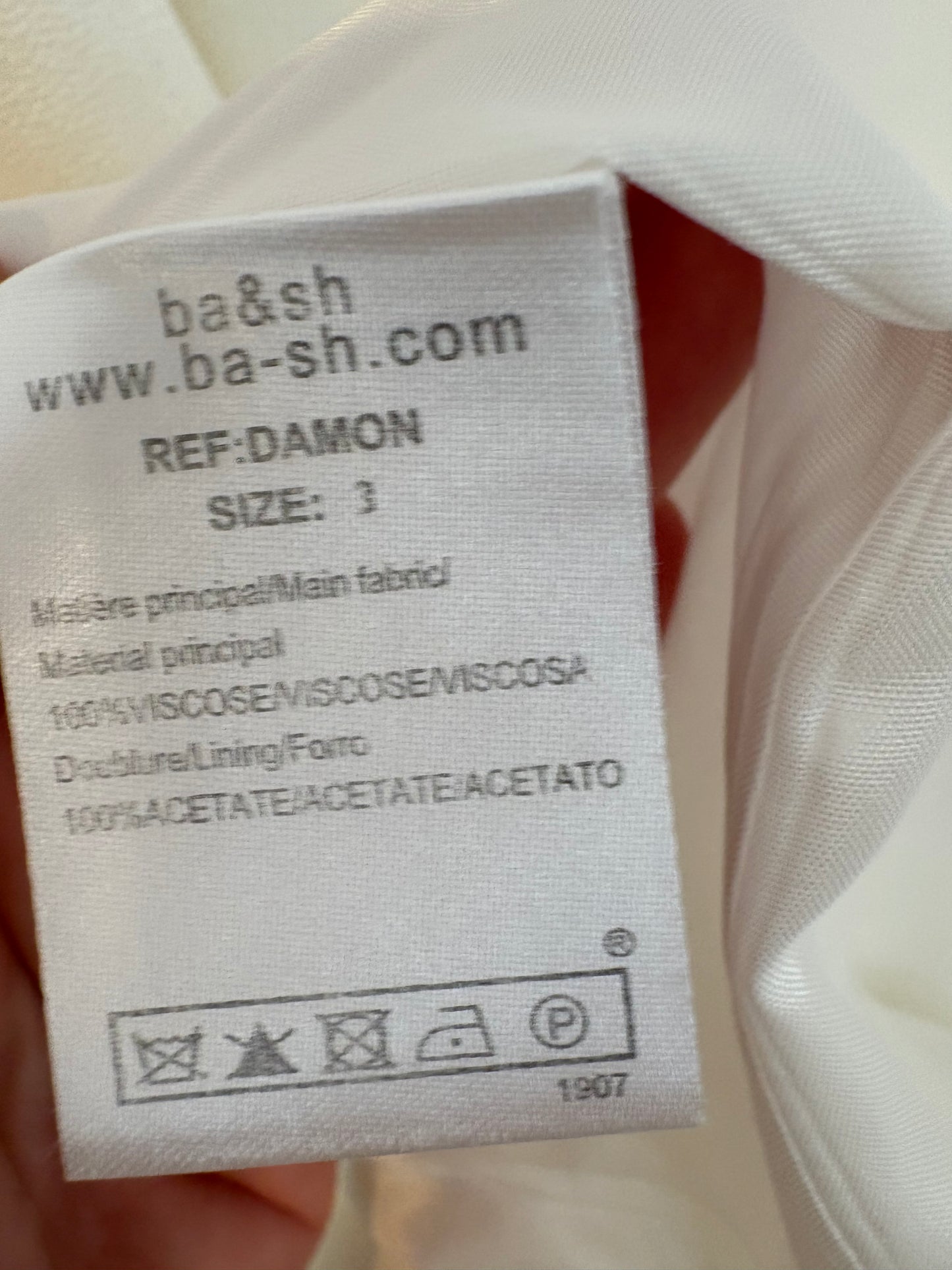 BA&SH. Blazer blanca solapa satinada.