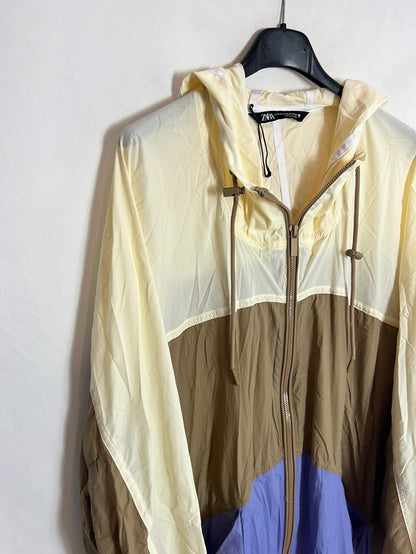 ZARA. Chaqueta larga impermeable fluida. T S/M