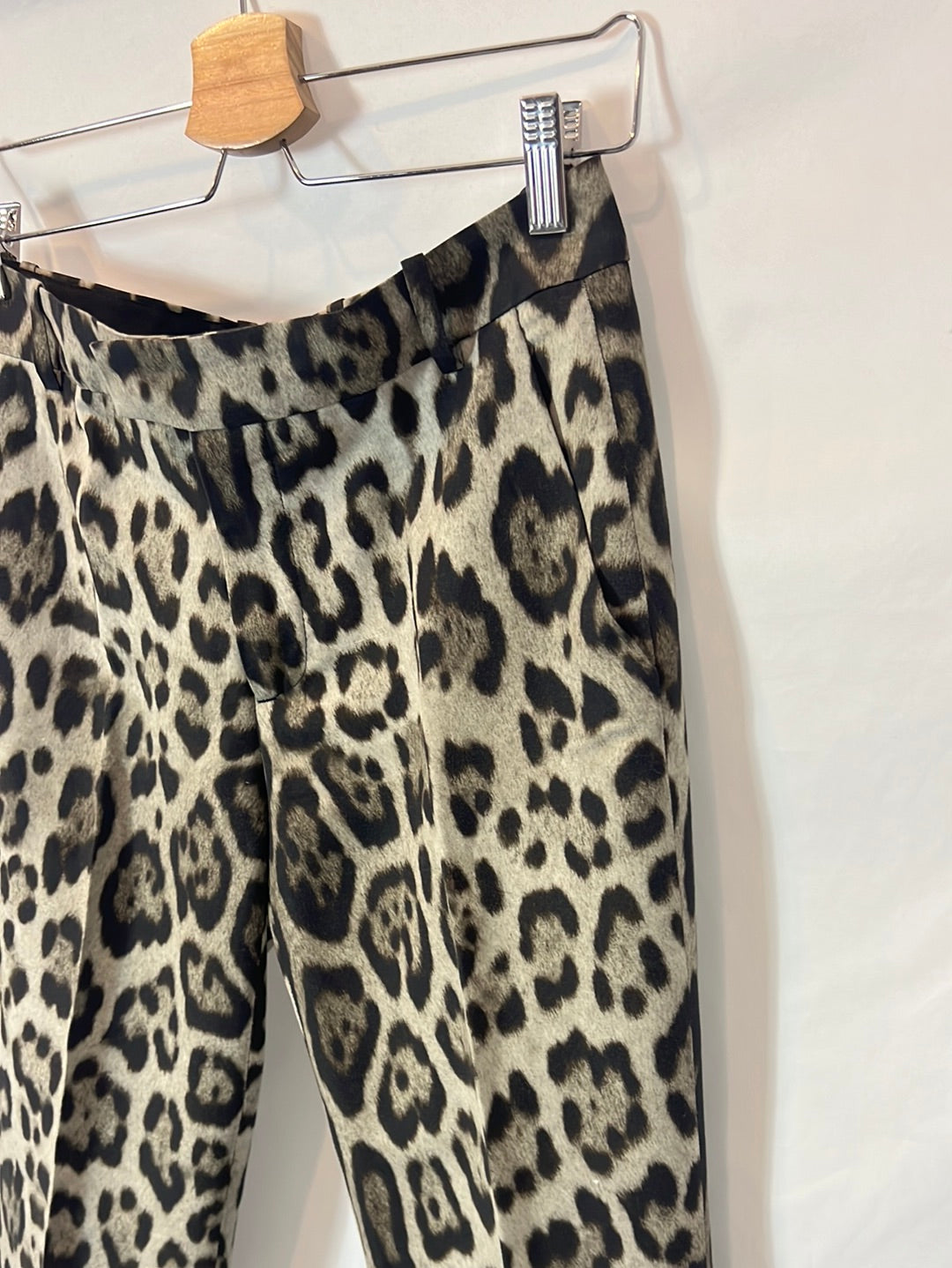 ZARA. Flowy animal print Ts trousers