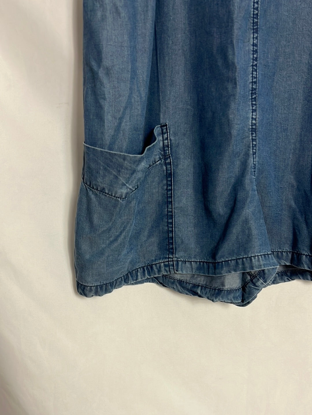 MANGO. Mono corto vaquero fluido. T M