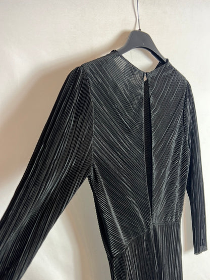 ZARA. Long black pleated dress. TS