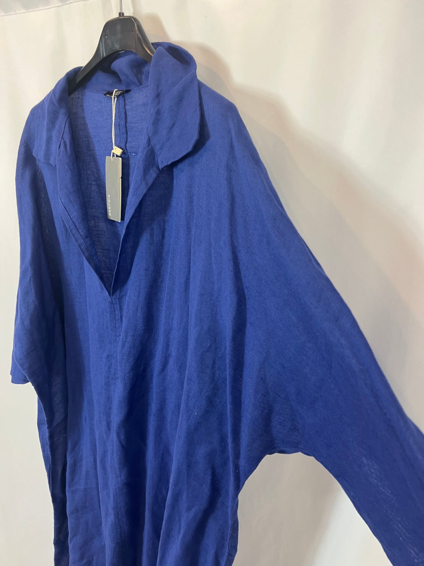 PARFOIS. Vestido azul detalle espalda lino y algodón. TU