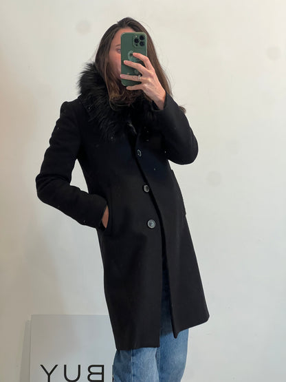 ZARA. Abrigo negro lana cuello pelo