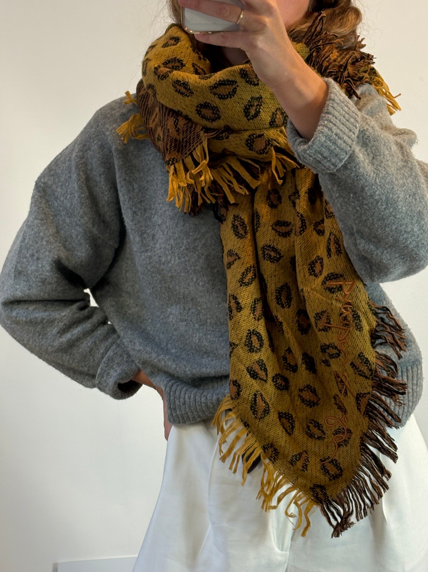 BIMBA Y LOLA. Bufanda estampada con lana