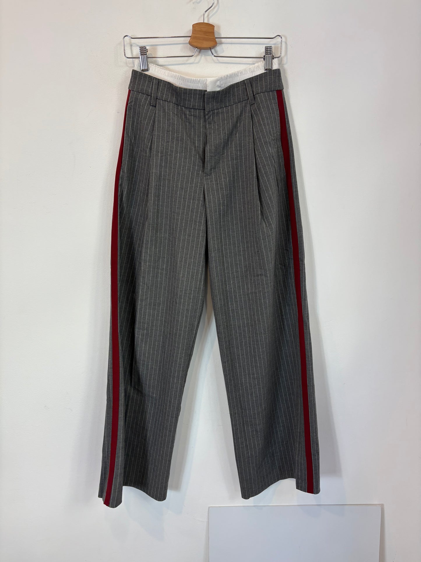 ZARA. Pantalón pinzas doble cintura. T XS