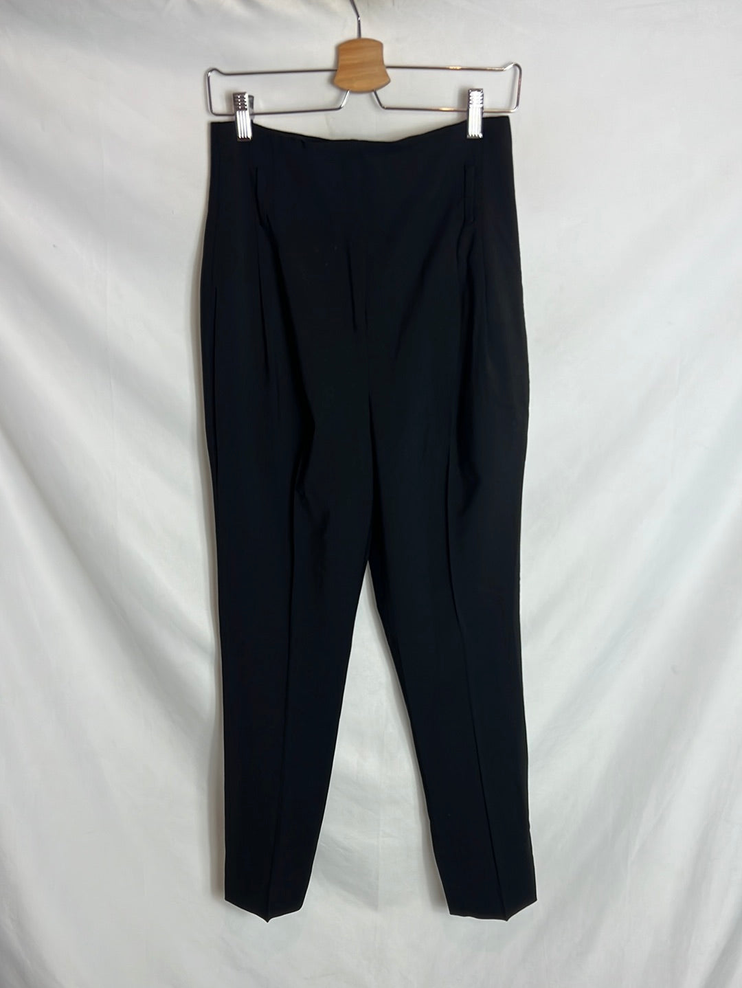 BA&amp;SH. Black pleated trousers. Size 2(M)