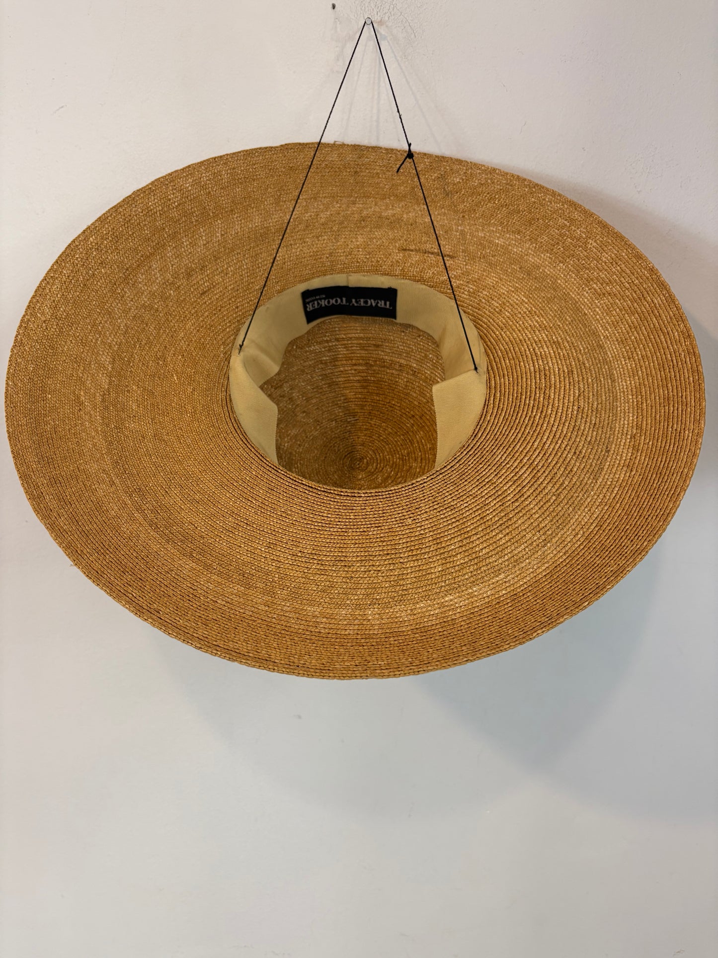 TRACEY TOOKER HATS. Sombrero rafia lazo