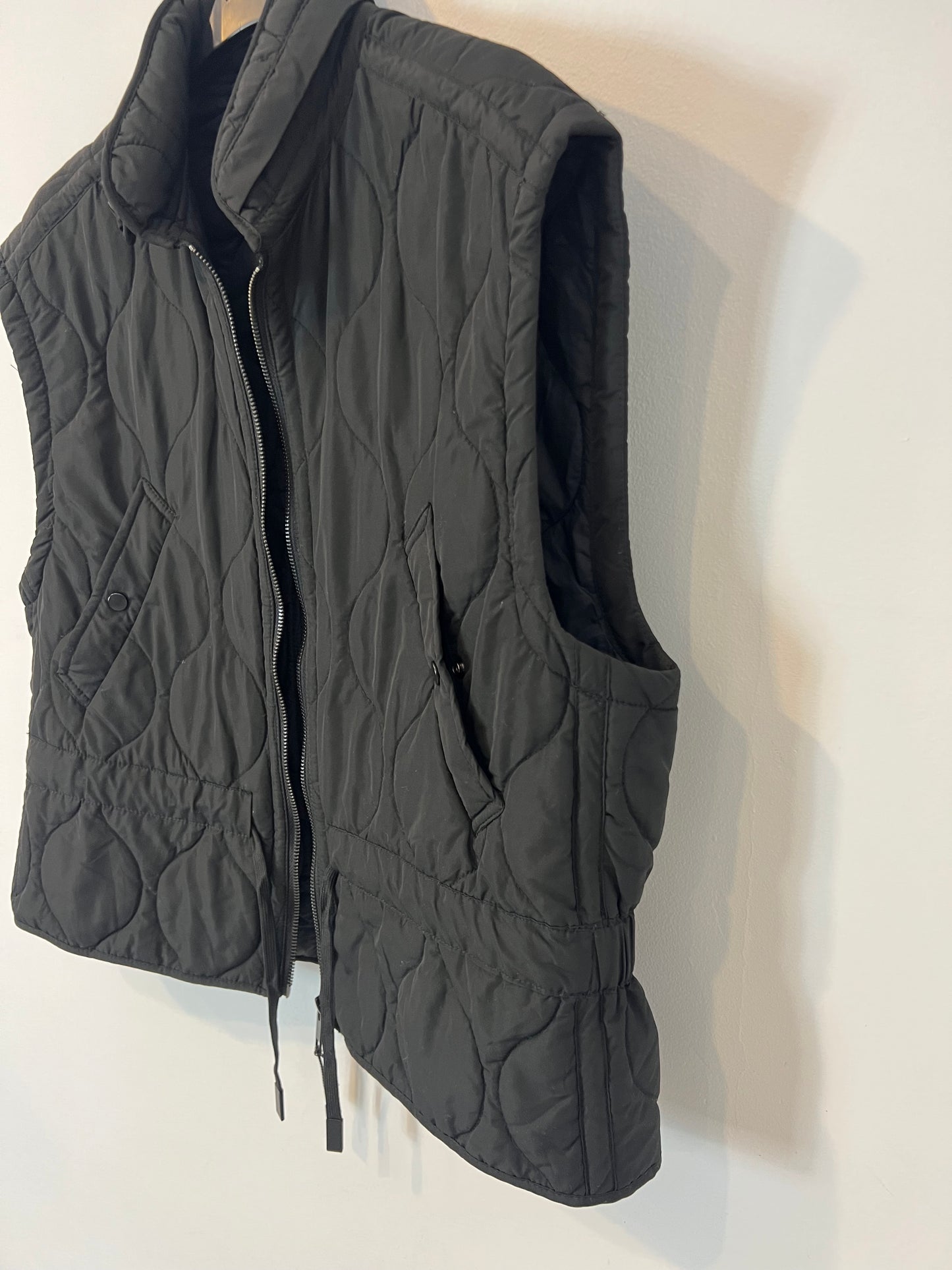 ZARA. plumas negro sin mangas T.s