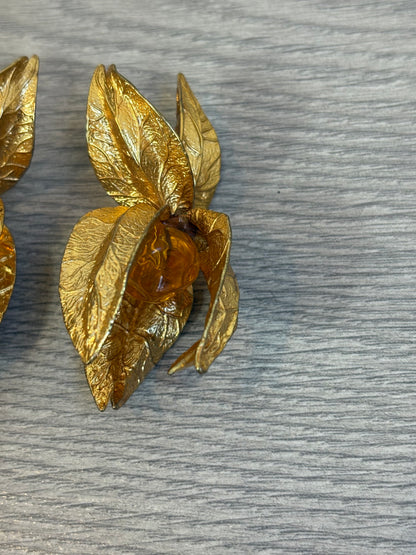 OTRAS. Pendiente estructura hojas ámbar