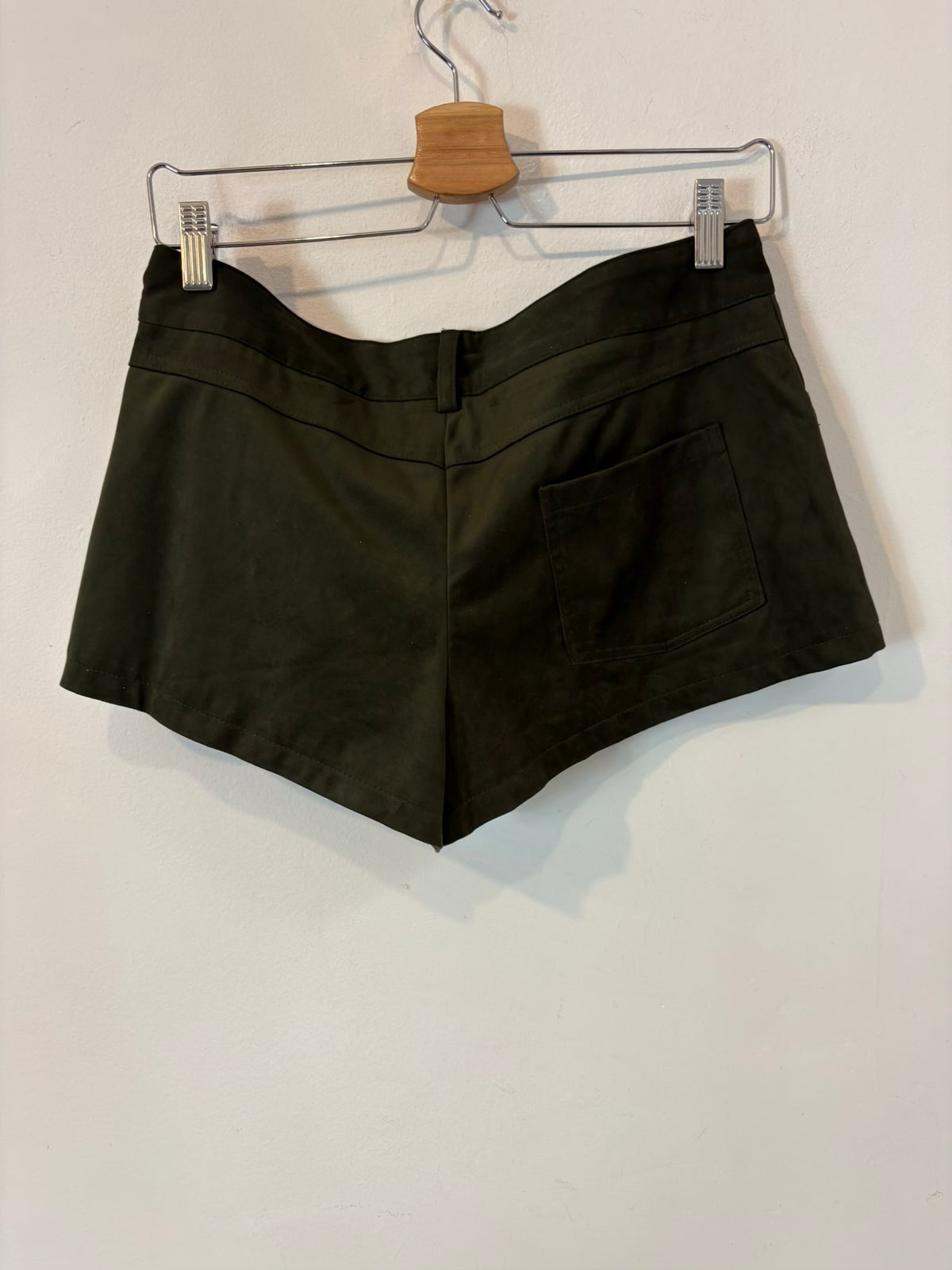 ZARA. Conjunto antelina verde