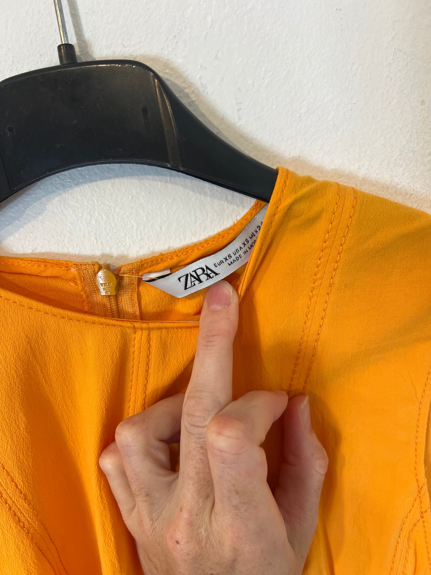 ZARA. Long orange dress T.xs