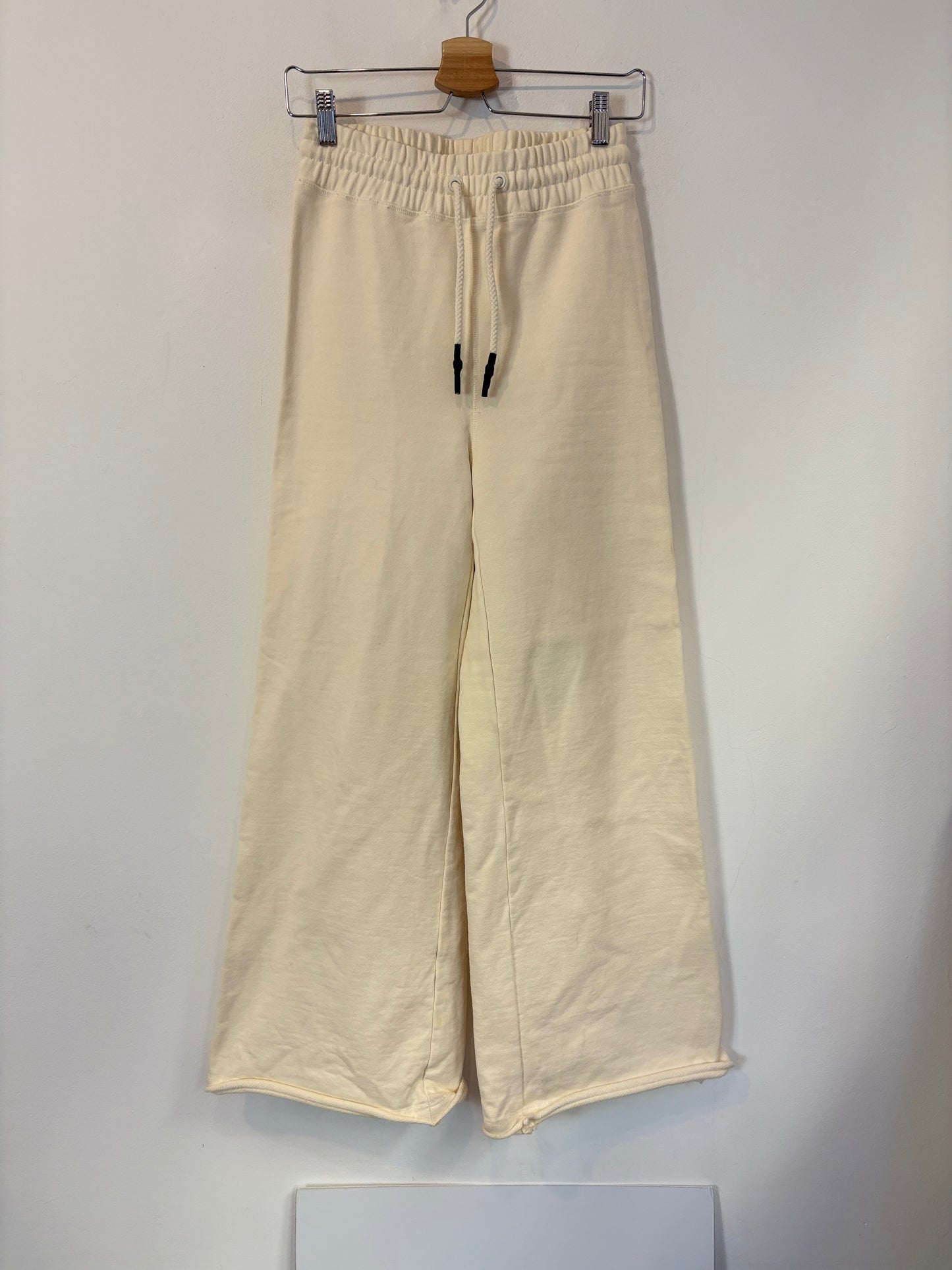 ZARA. Flowy green trousers T.xs