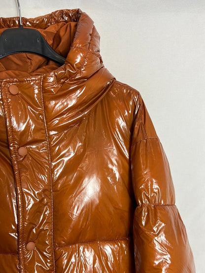 ZARA. Plumas estilo oversized brillo. TM