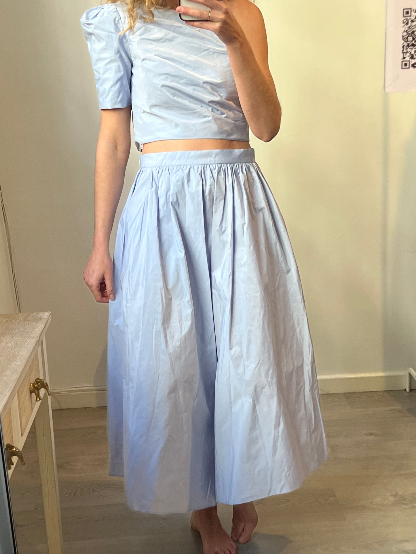 MAJE. Top asimetrico  azul claro. T 3(M)