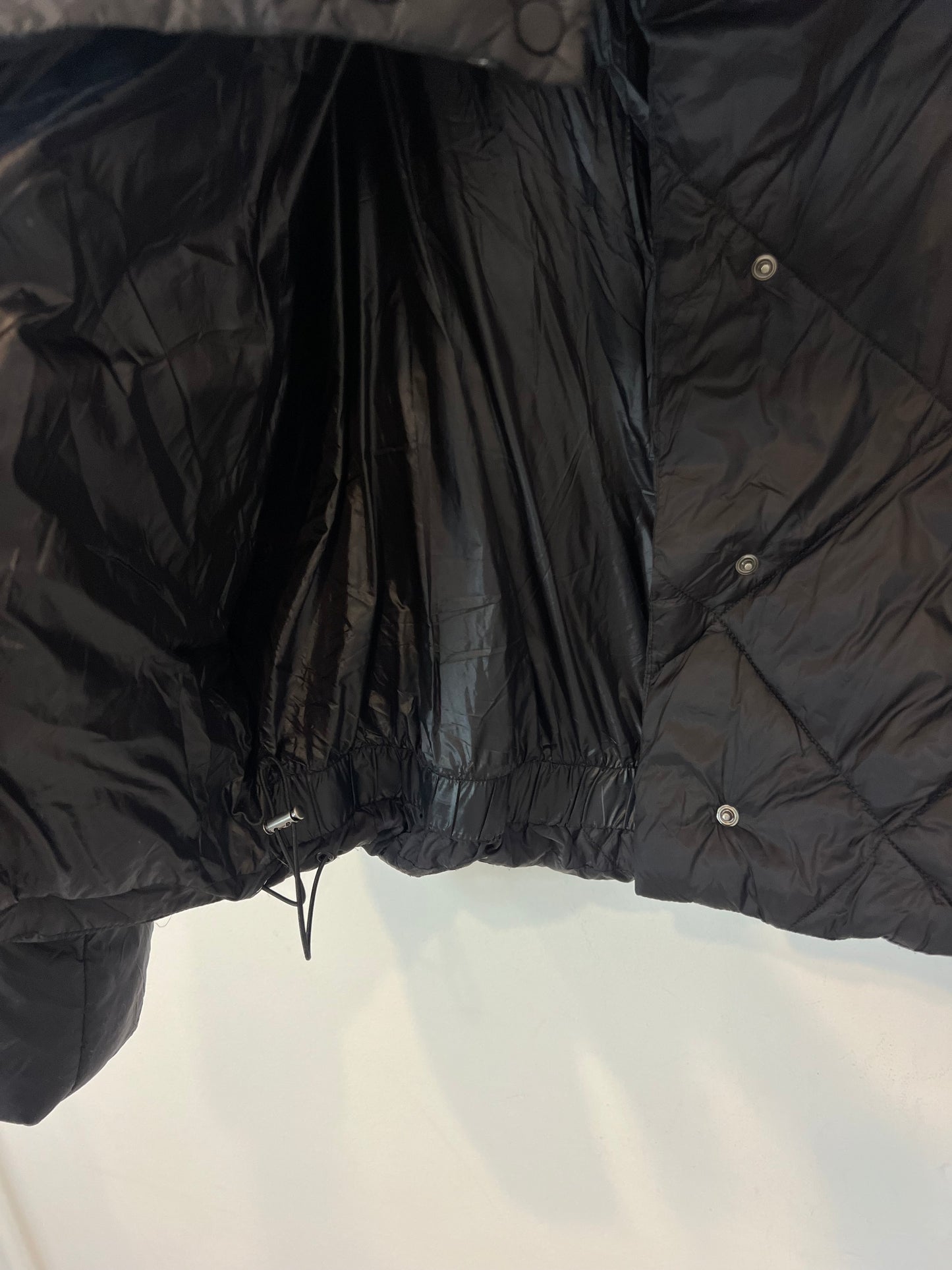 ZARA. plumas negro guateado T.m