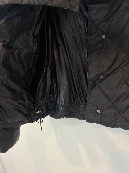 ZARA. plumas negro guateado T.m