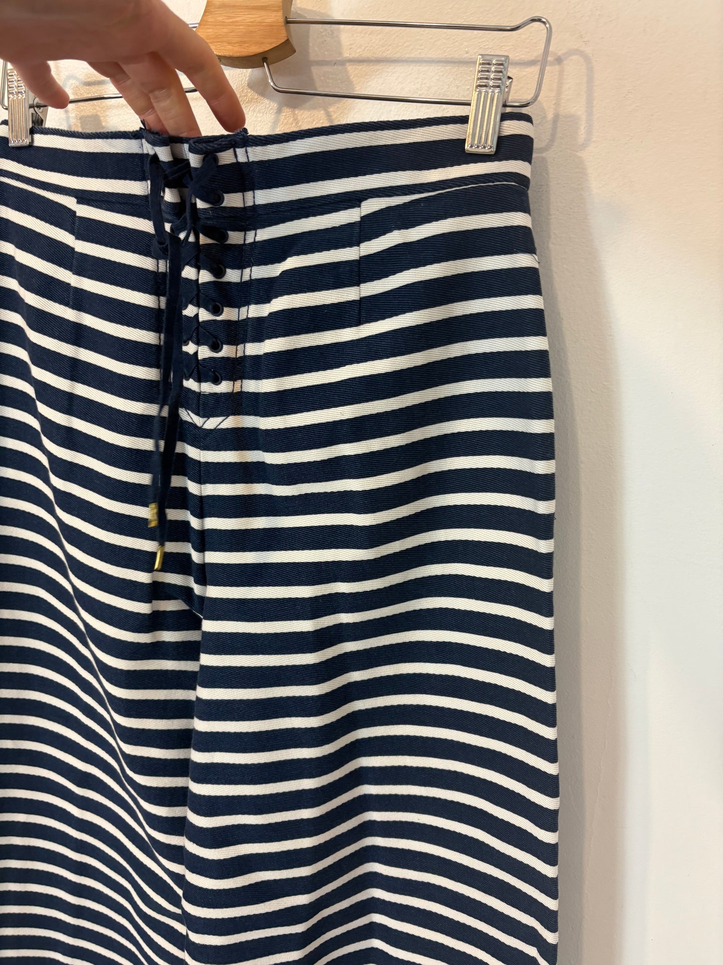 J CREW. Pantalón rayas abotonado