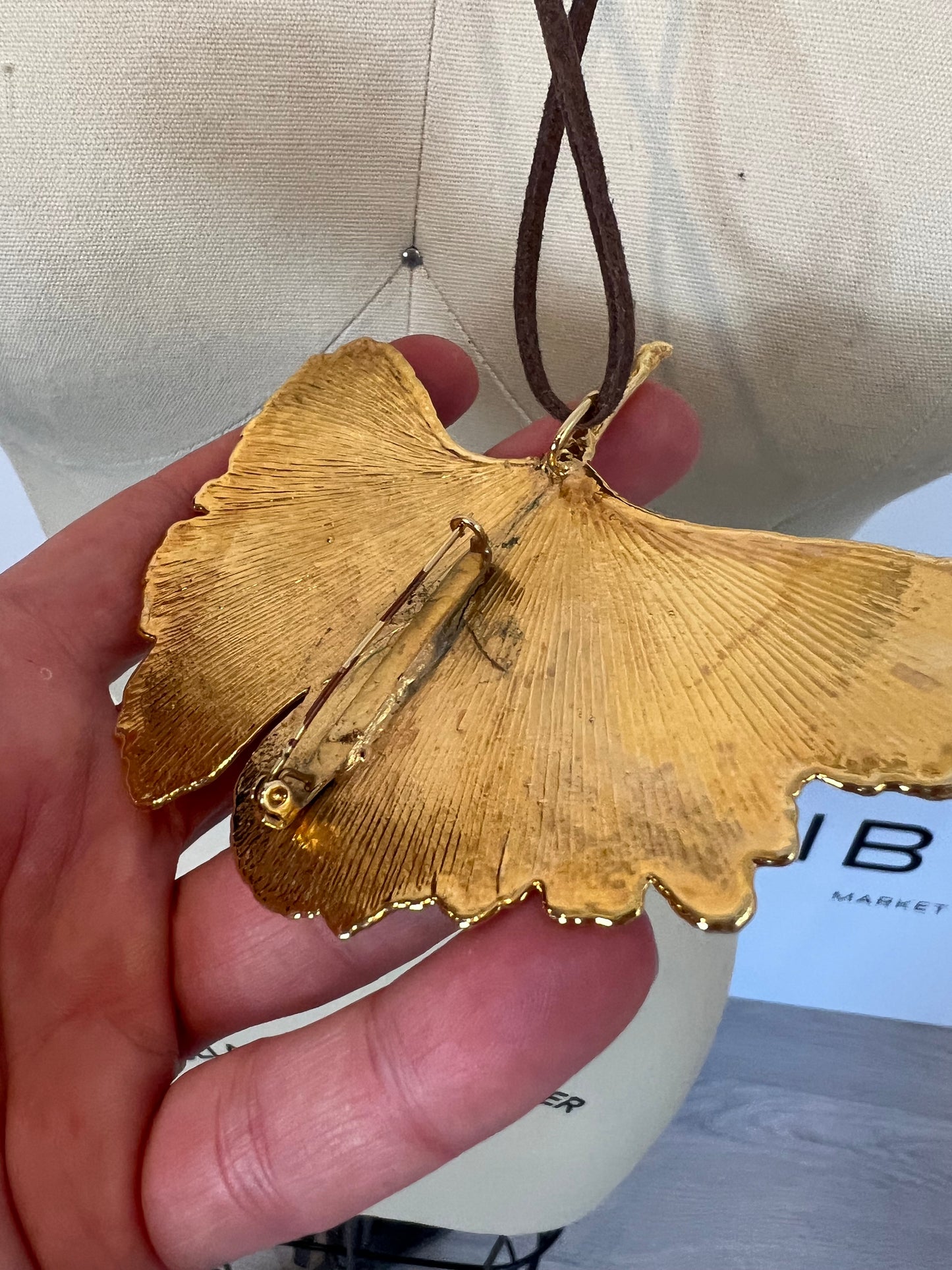 OTHERS. Gold leaf necklace/brooch