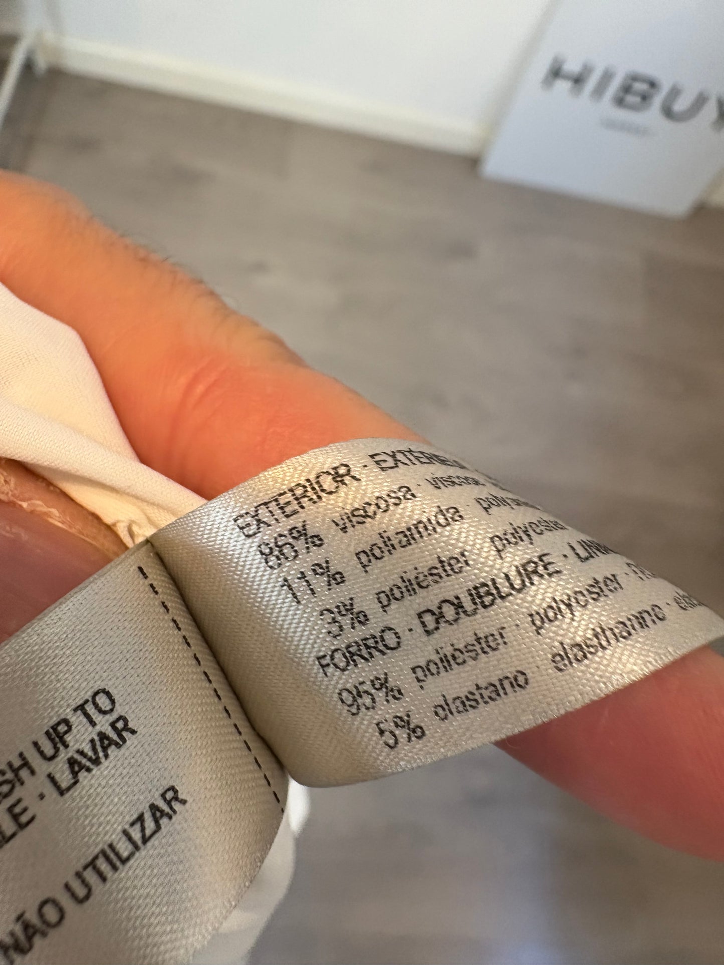 MASSIMO DUTTI. Short green skirt with pocket T.xs