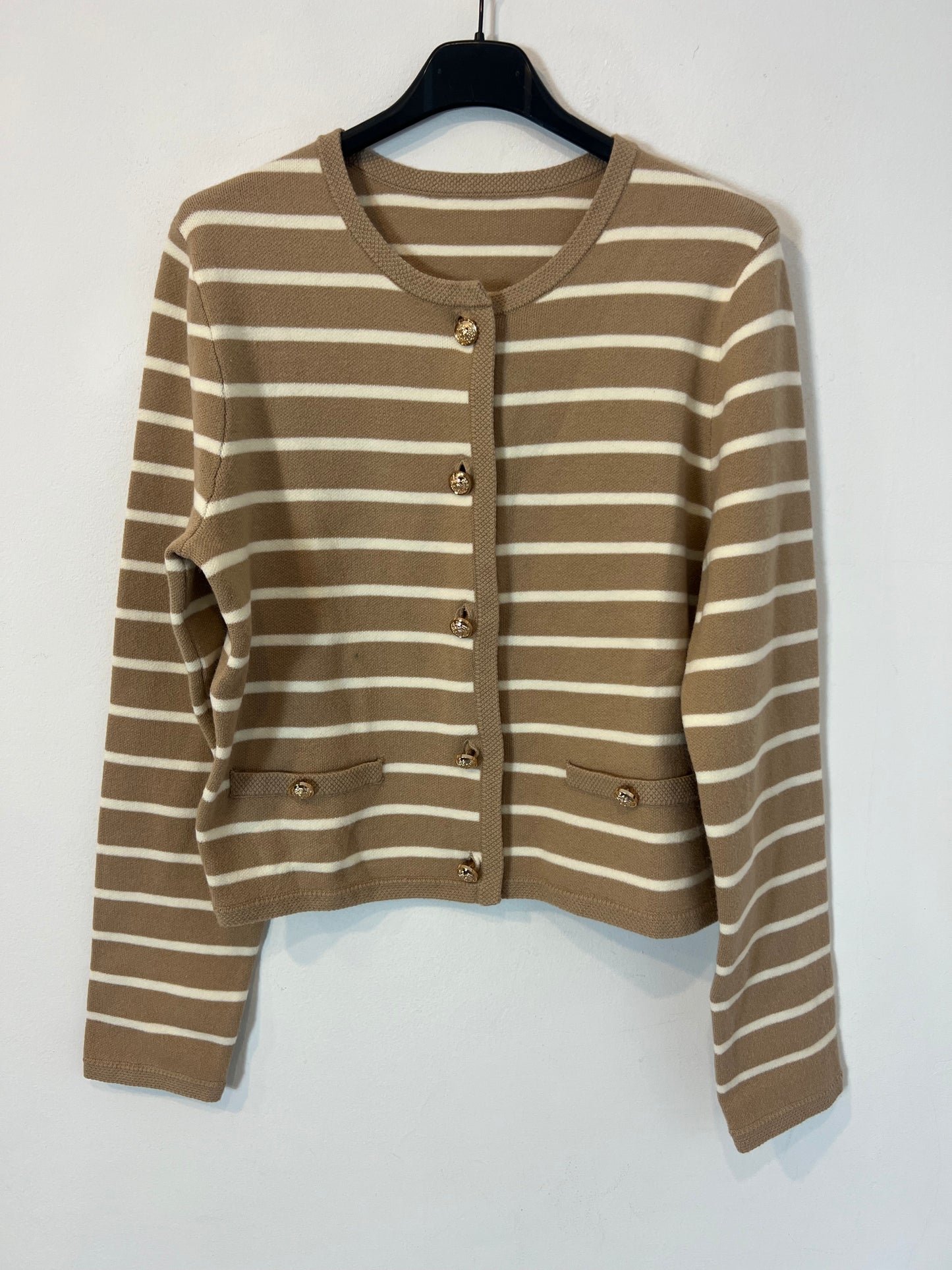 OTRAS. Chaqueta punto beige rayas. TS/M