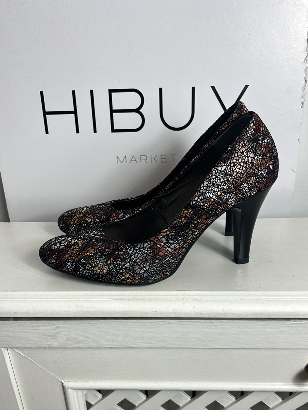 GAMABUT. Zapatos de tacón textura colores. T 39