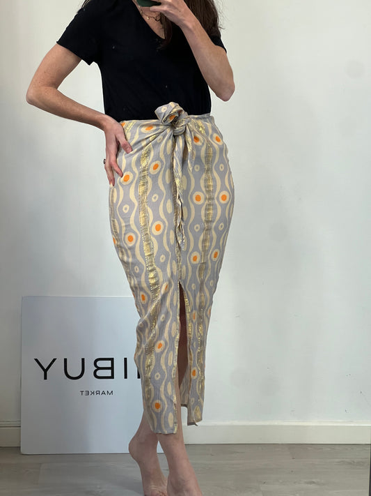 MAKSU. Falda midi detalles dorados