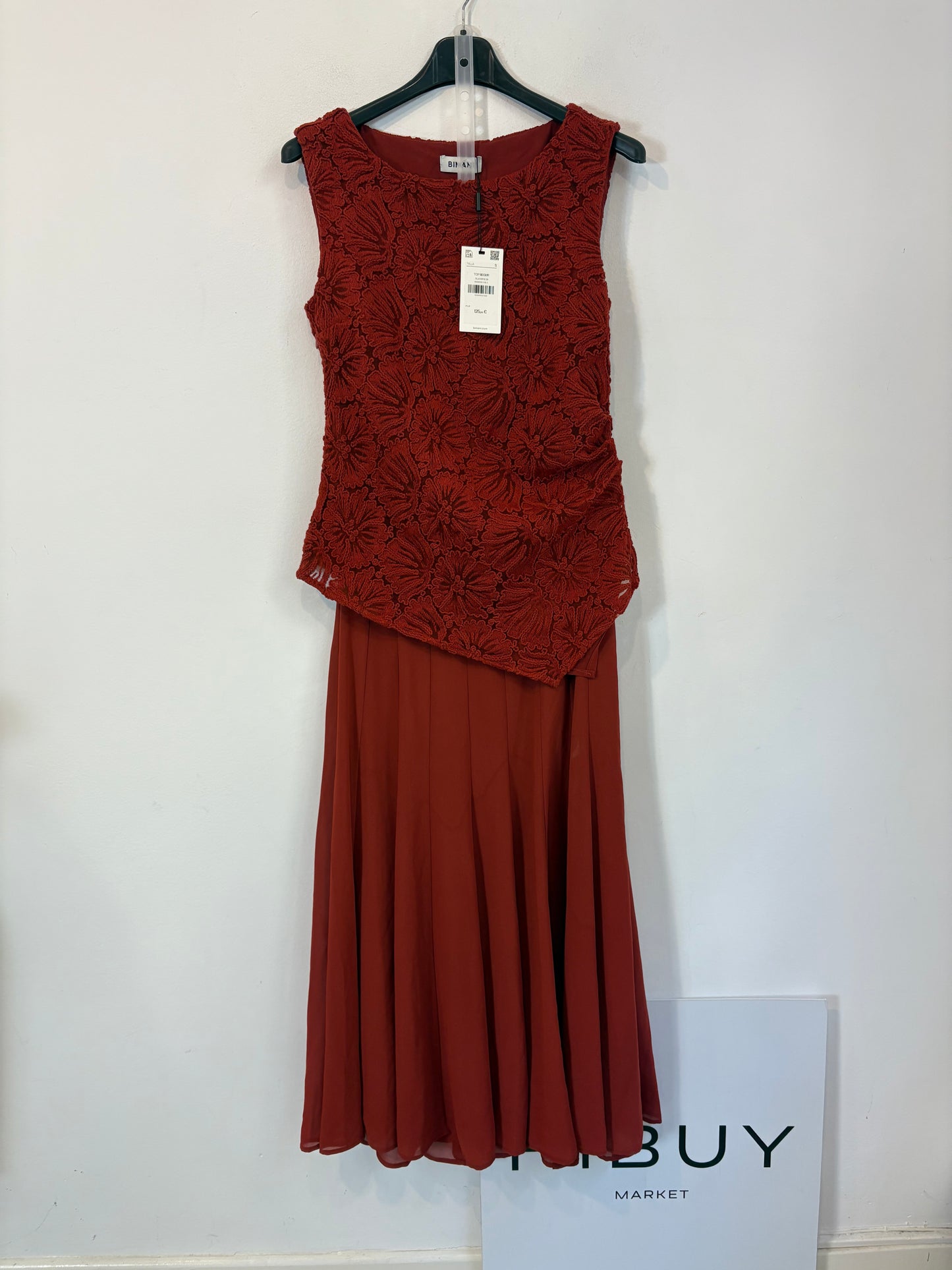 BIMANI. Conjunto top textura y falda fluida