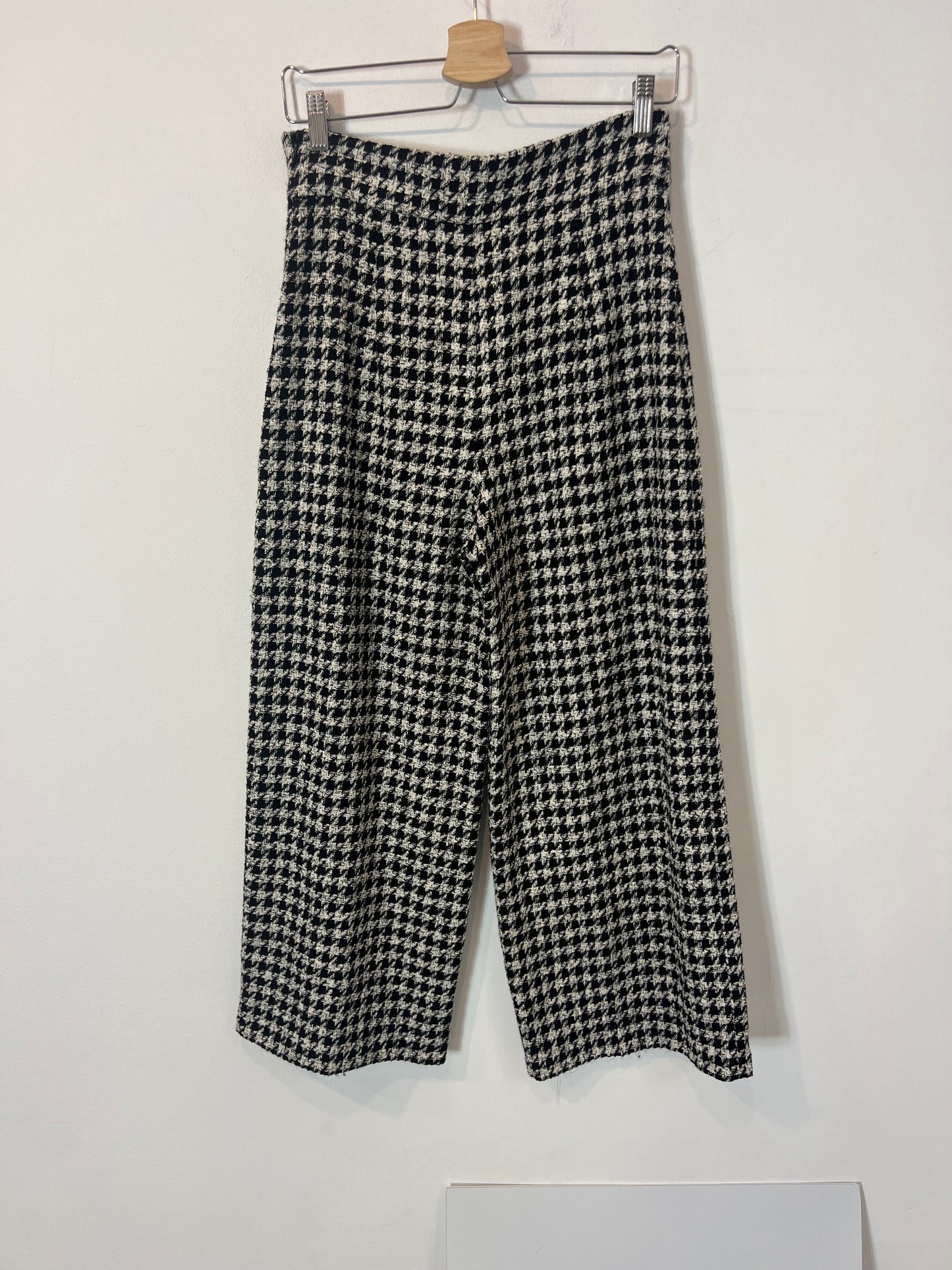 ZARA. Pantalón culotte pata de gallo. T M