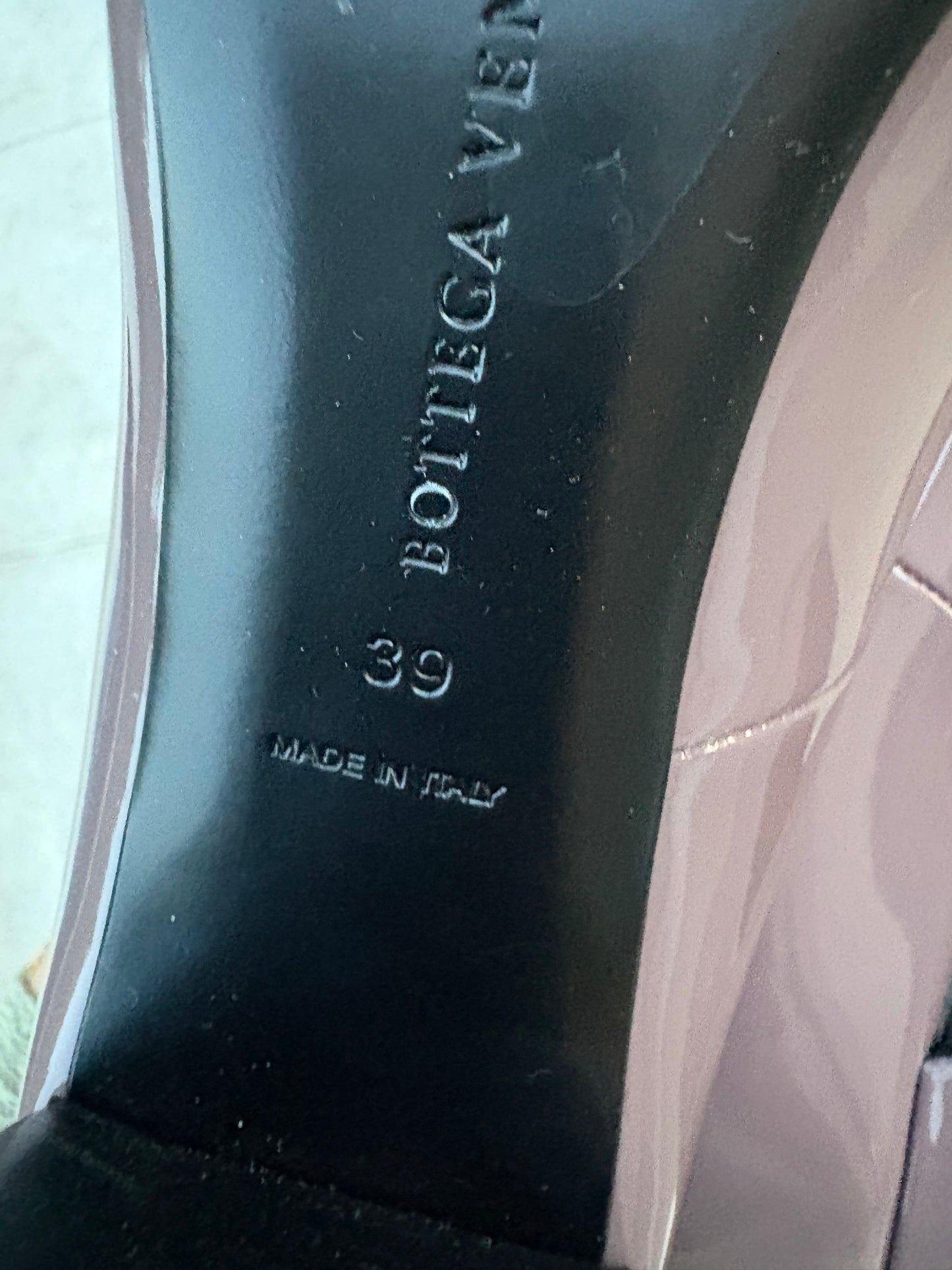 BOTTEGA VENETA. Tacones nude detalle punta