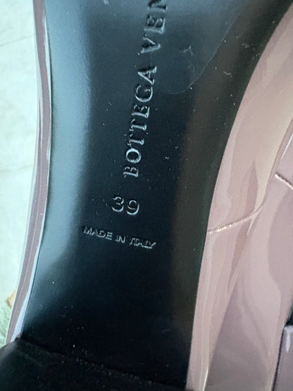BOTTEGA VENETA. Tacones nude detalle punta