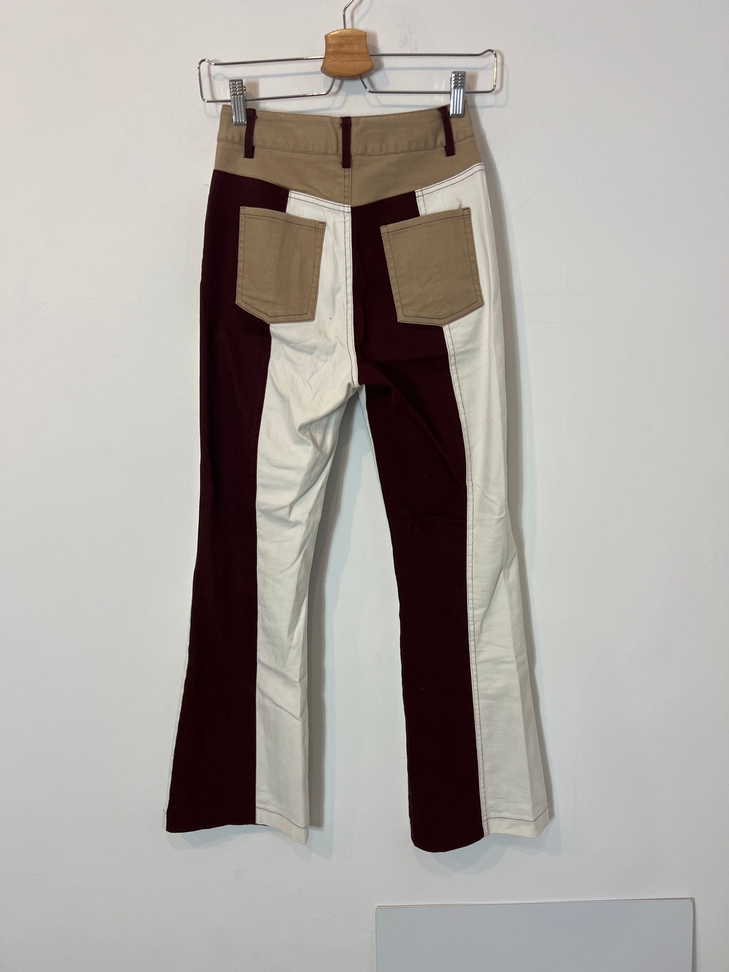 OTRAS. Pantalón denim bicolor campana T.s