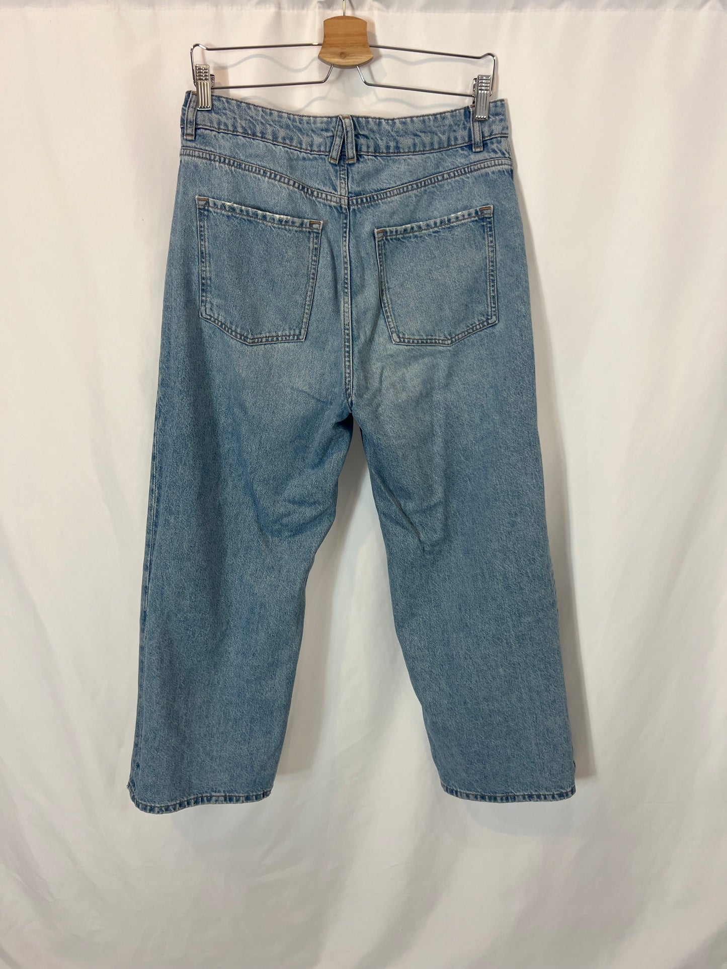 MASSIMO DUTTI. Light straight denim. T 40