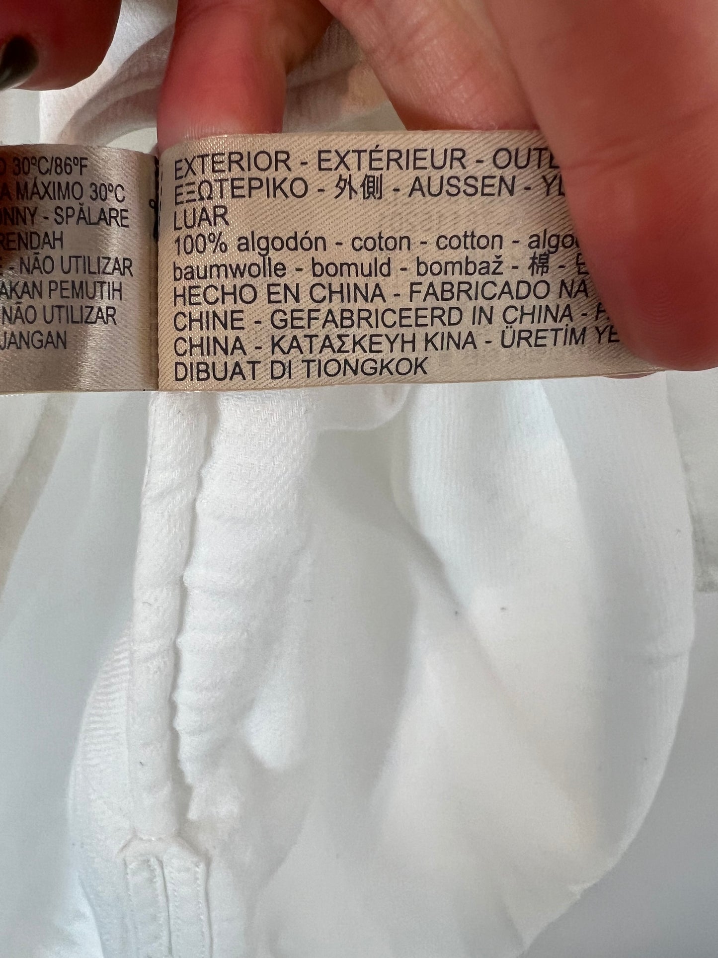 MASSIMO DUTTI. White cotton blouse. TS