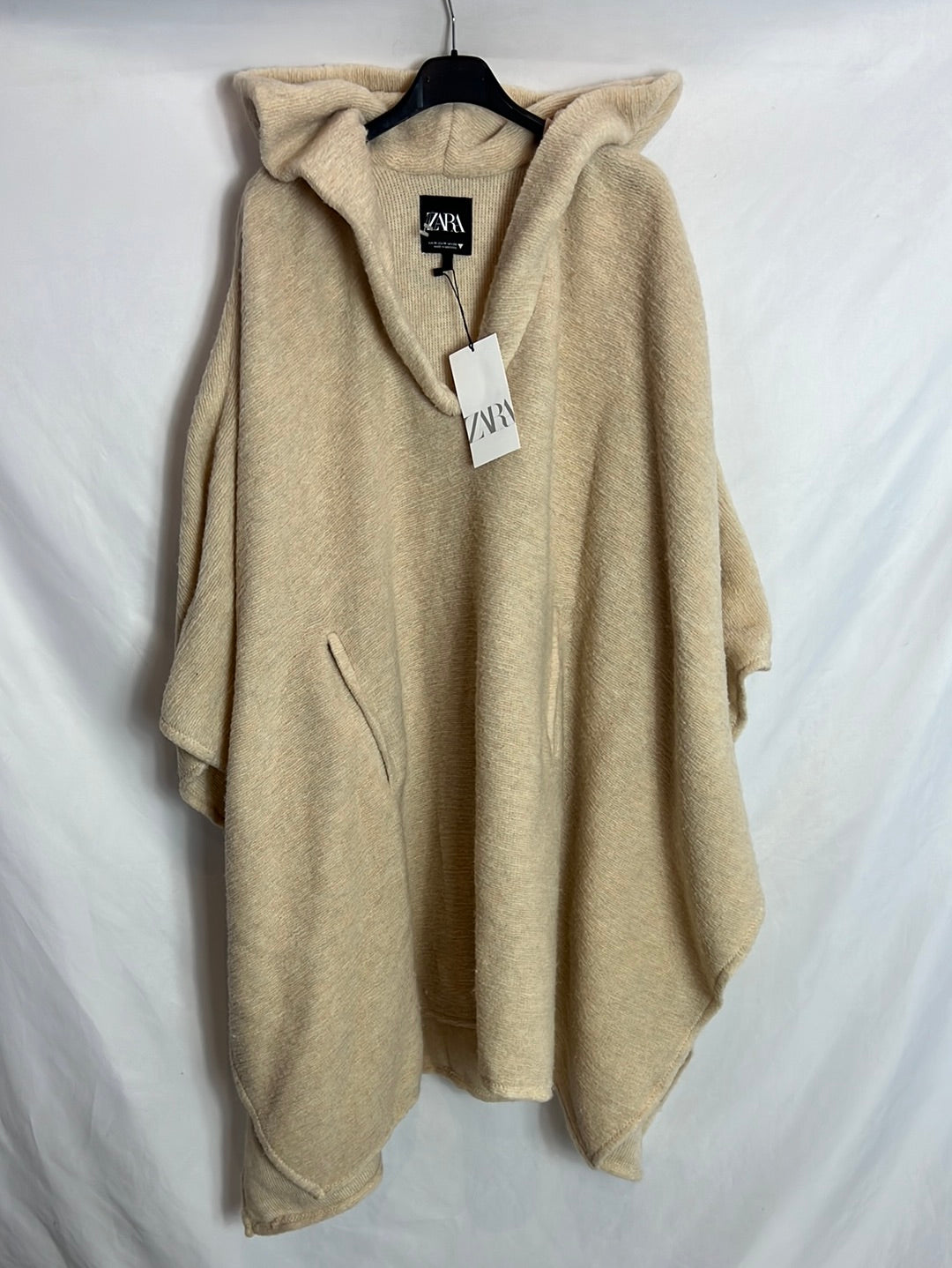 ZARA. Beige hooded poncho. TM