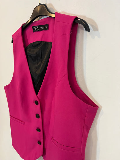 ZARA. Chaleco rosa botones negros. T XL