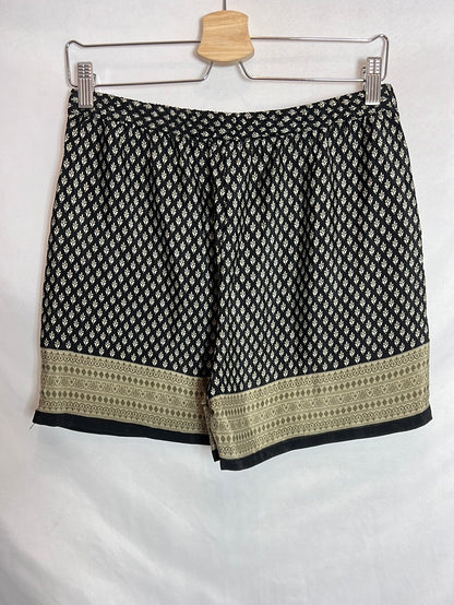 NATURE. Total look black fluid print. TSM