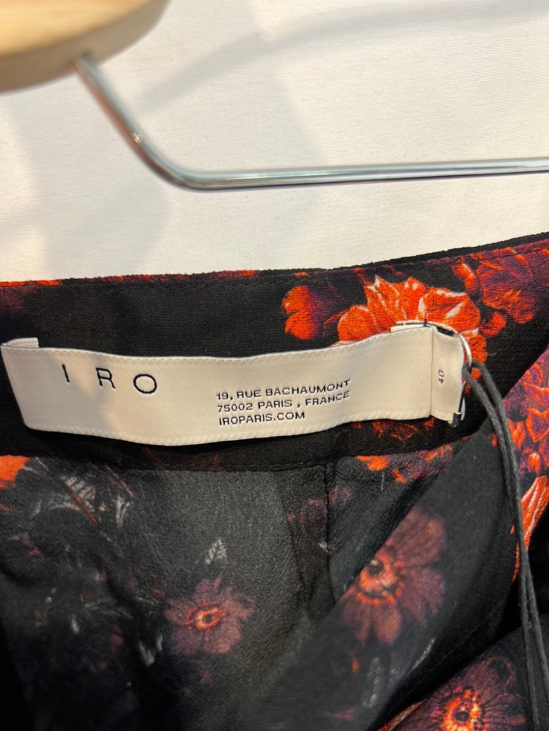 IRO. Short floral print skirt. Size 40