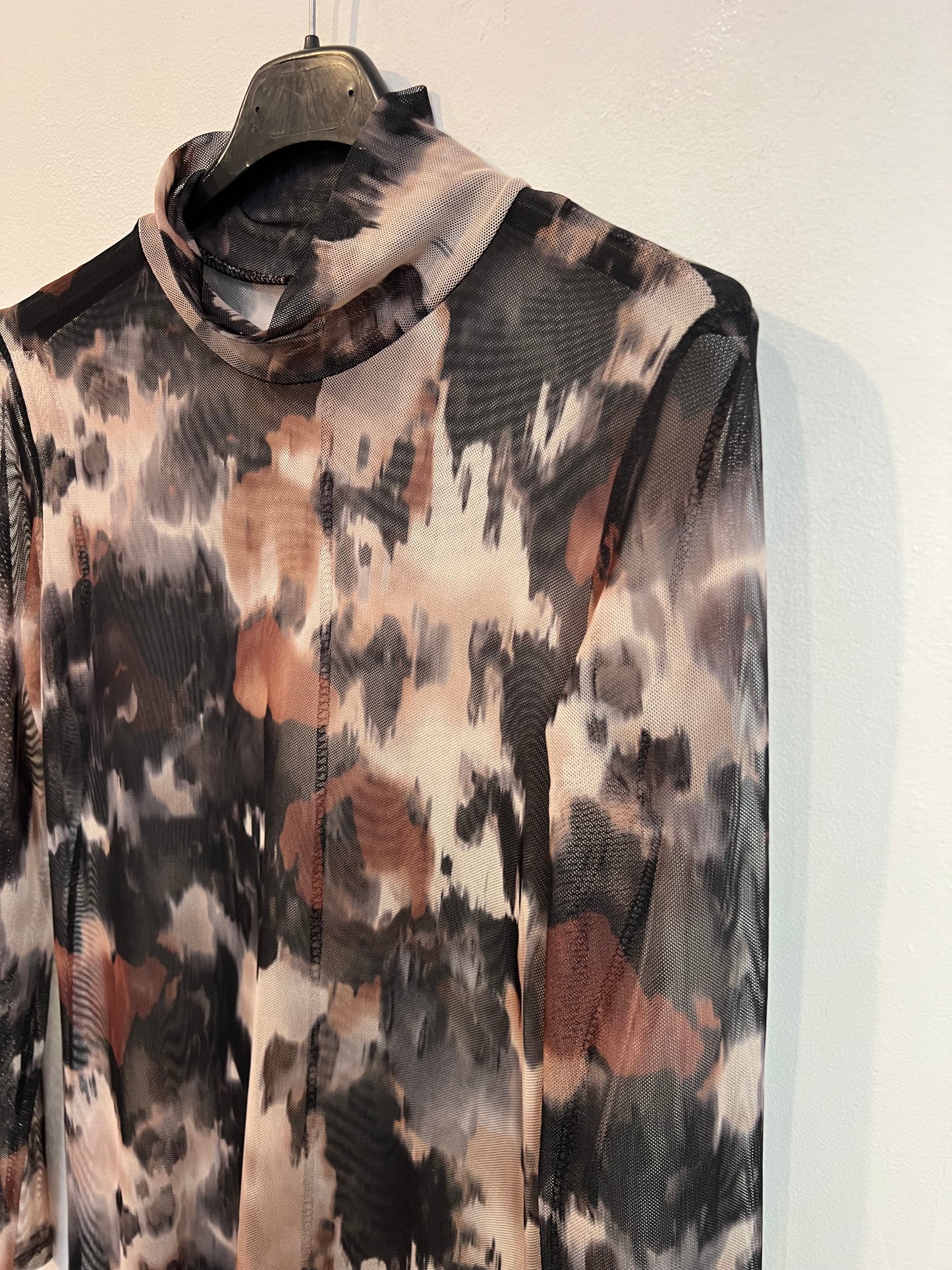 ORAS. Vestido largo elástico semitransparente. T S