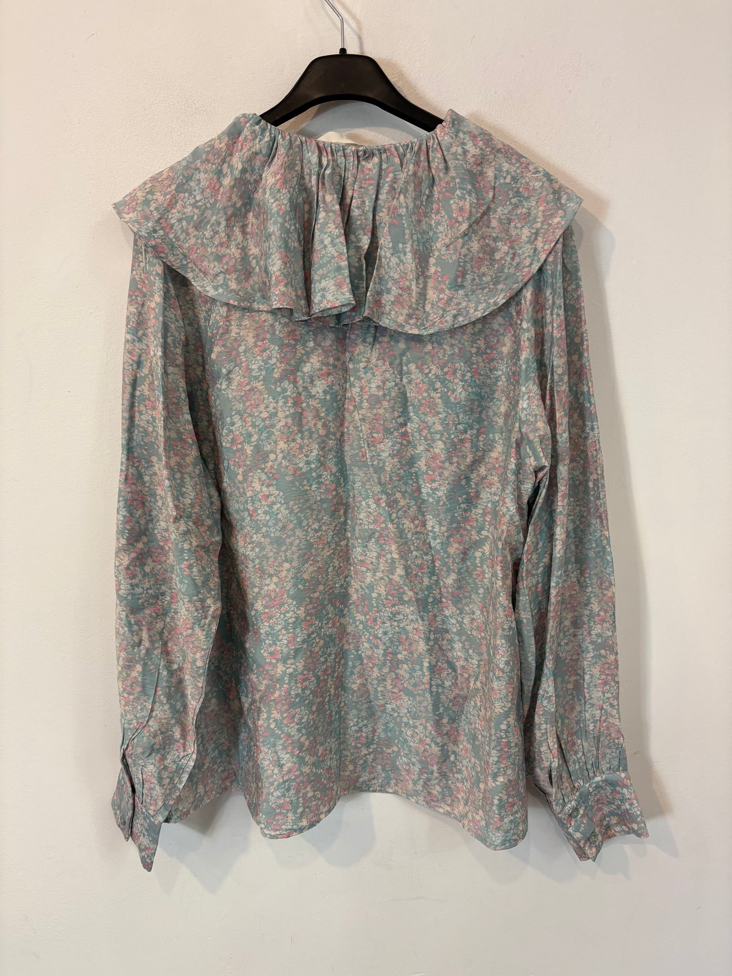 H&M. Camisa azul estampada