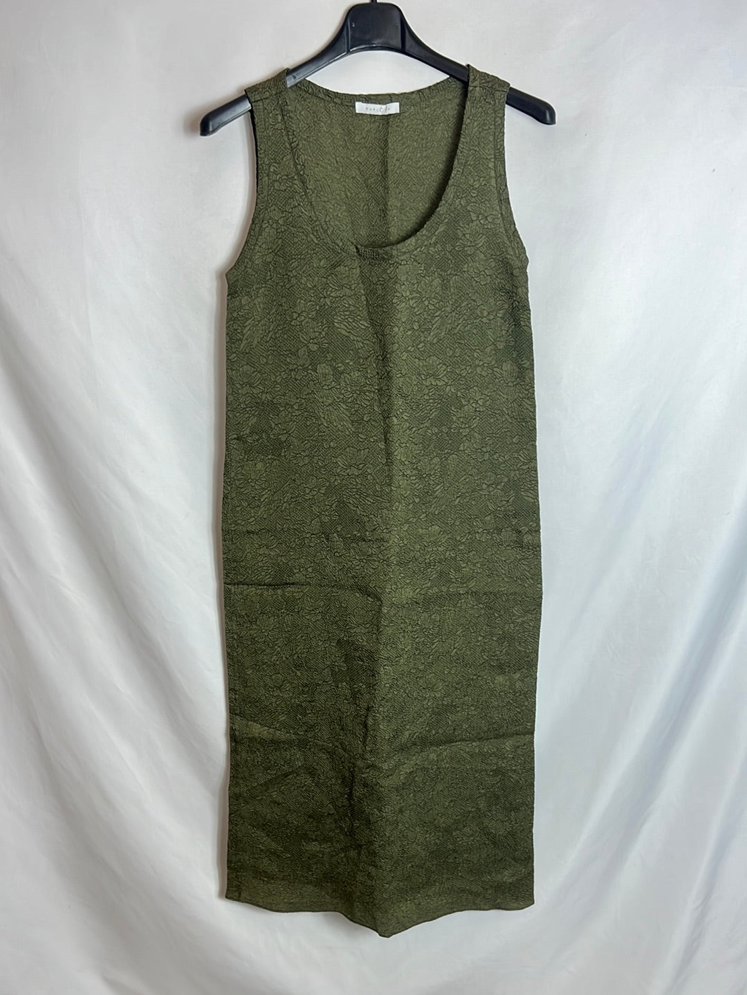 MARLOTA. Vestido verde seda con textura. T 36