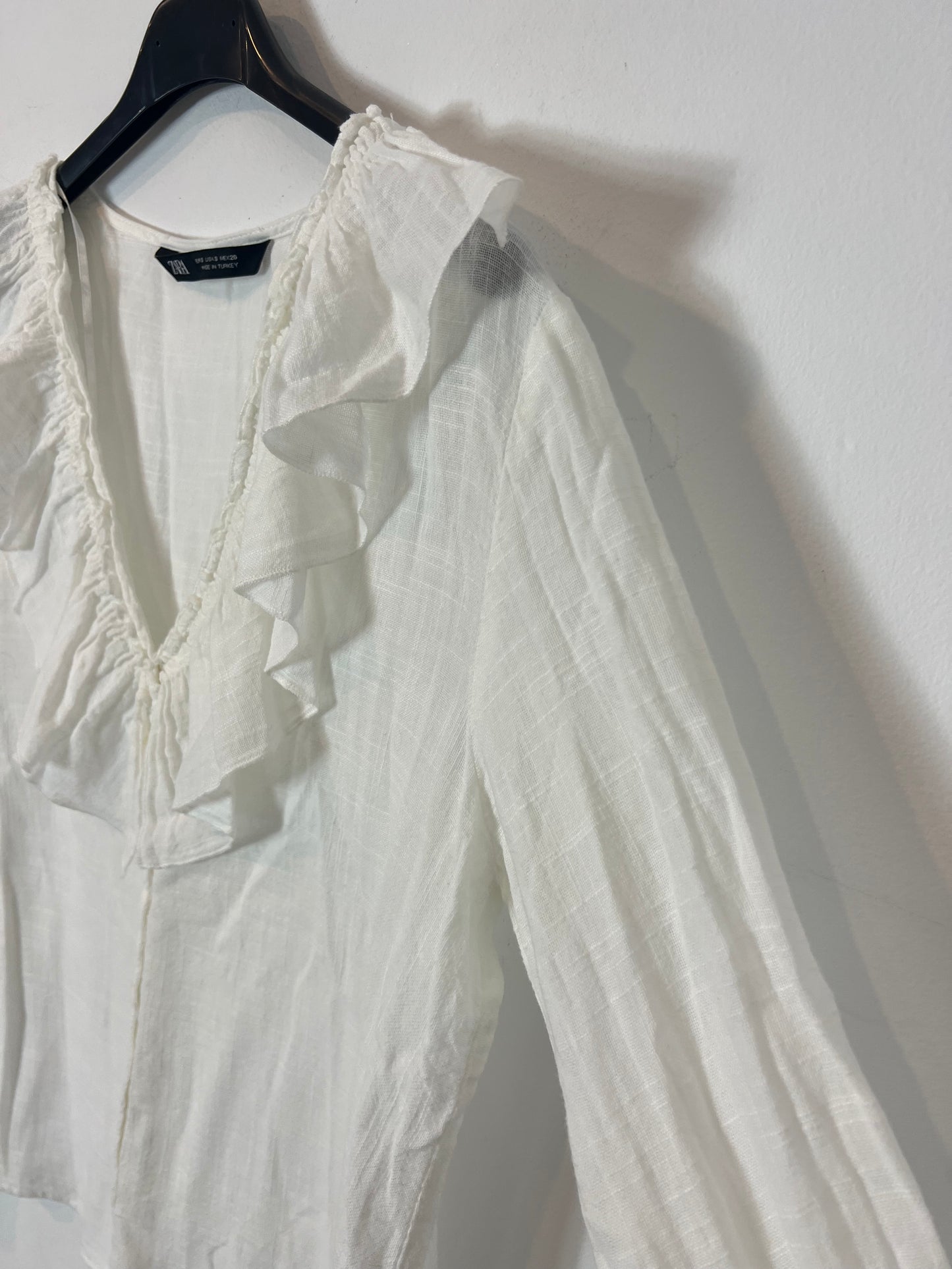 ZARA. Cotton blouse with ruffle detail. TS