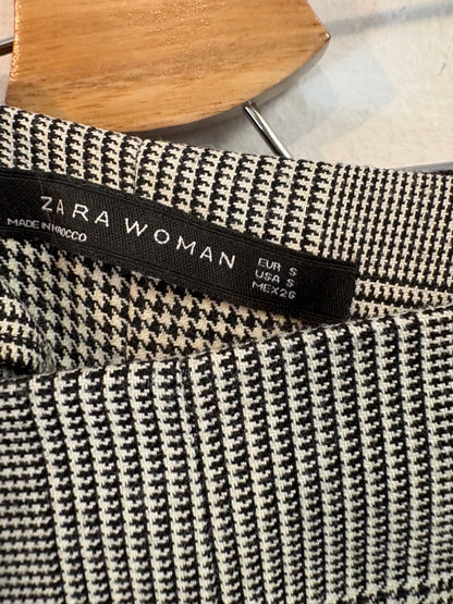 ZARA. Mustard textured back top. TS