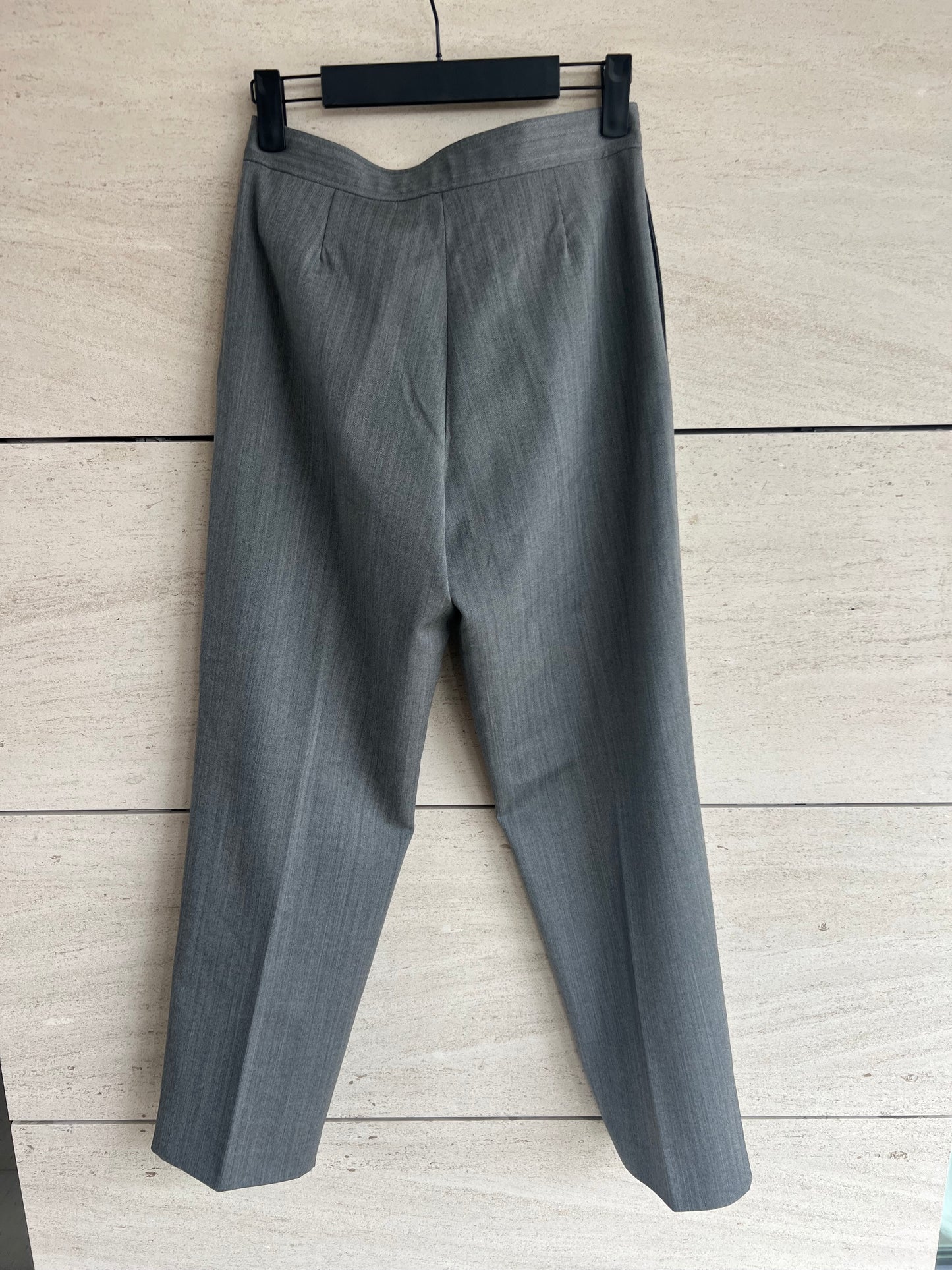 A.P.C. Pantalón pinzas lana gris dibujo espiga . T 34