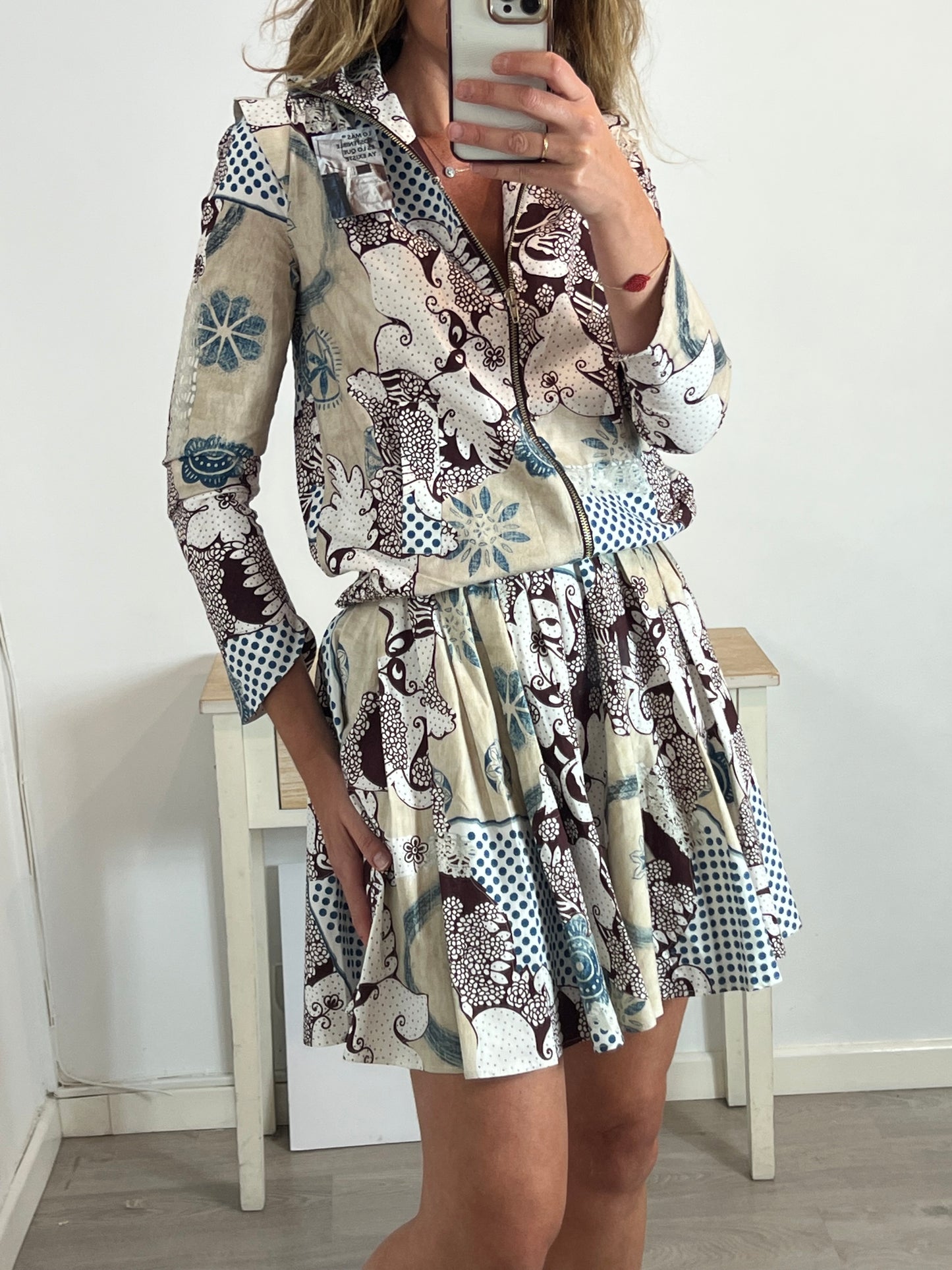 ALMA AGUILAR. Total jacket and skirt look. Size 38