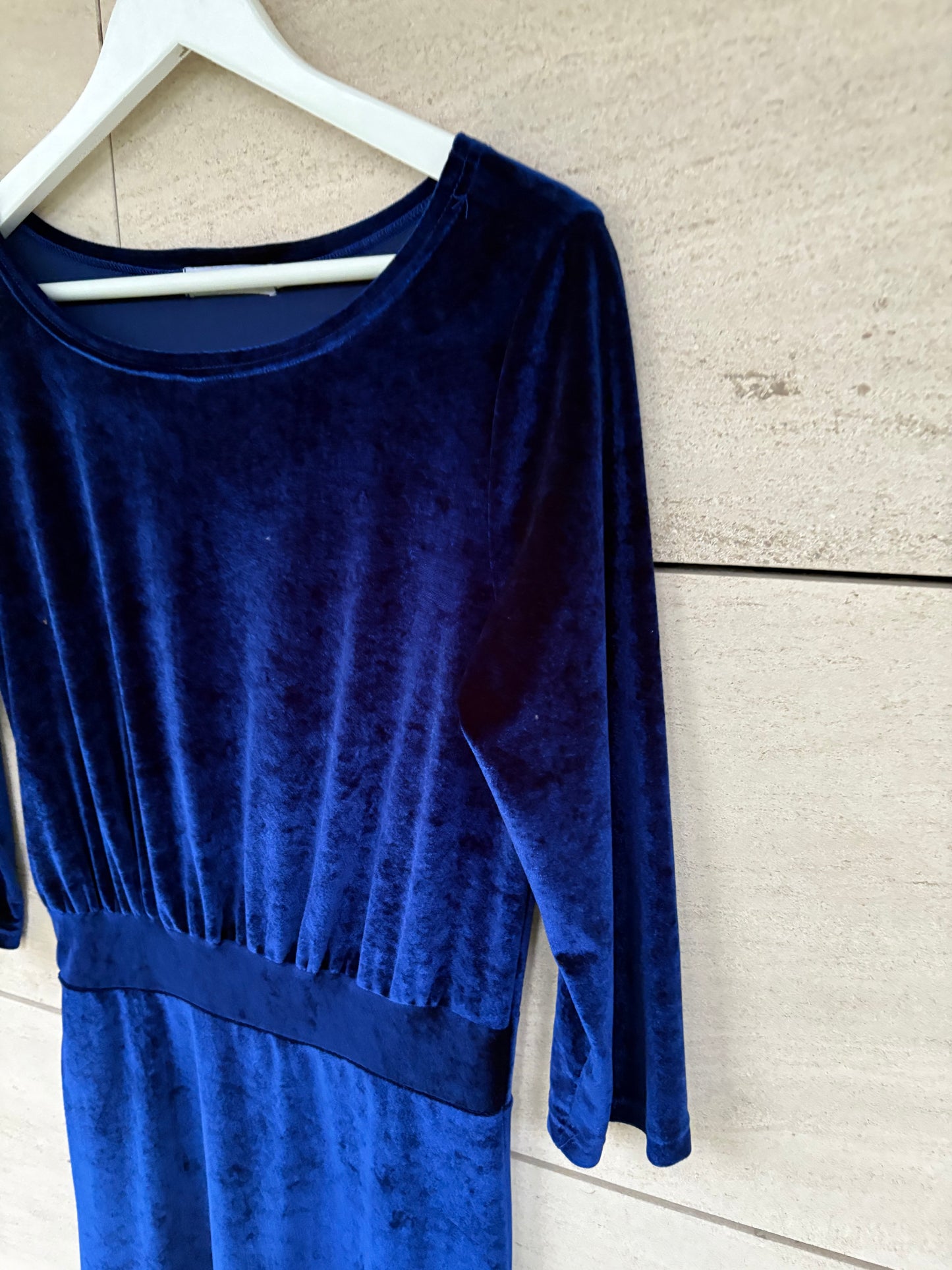 OTRAS. Vestido largo terciopelo azul