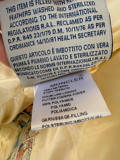 MONCLER. Chaleco ligero beige claro . T 2 (S/M)